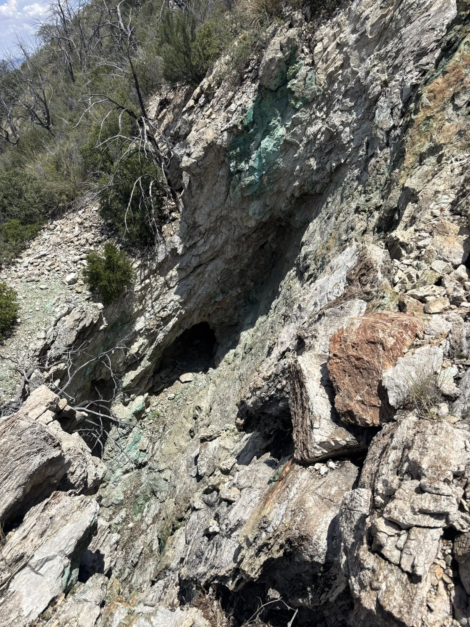 Historical stope targeting copper oxide mineralization in the vicinity of the Hilltop project.