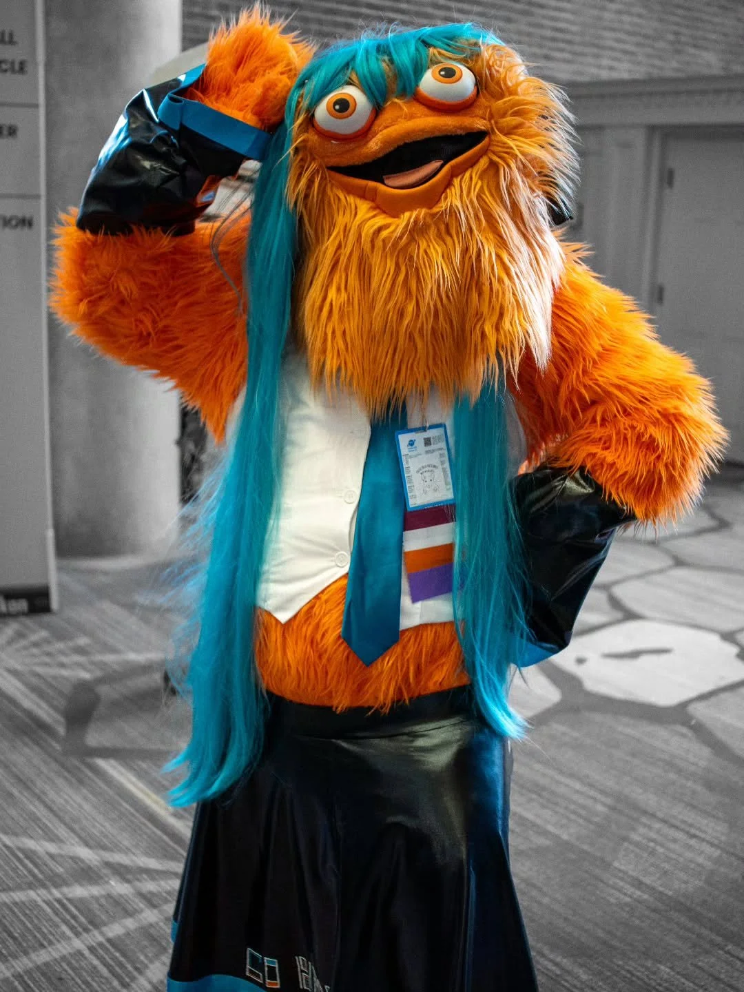 Somehow, this makes perfect sense. The crossover we didn&rsquo;t know we needed.

Hatsune Gritty: @mad_dr_mark
📸 @tempestandglass
📍@zenkaikon

#Gritty #HatsuneMiku #MikuCosplay #Cosplay #Zenkaikon