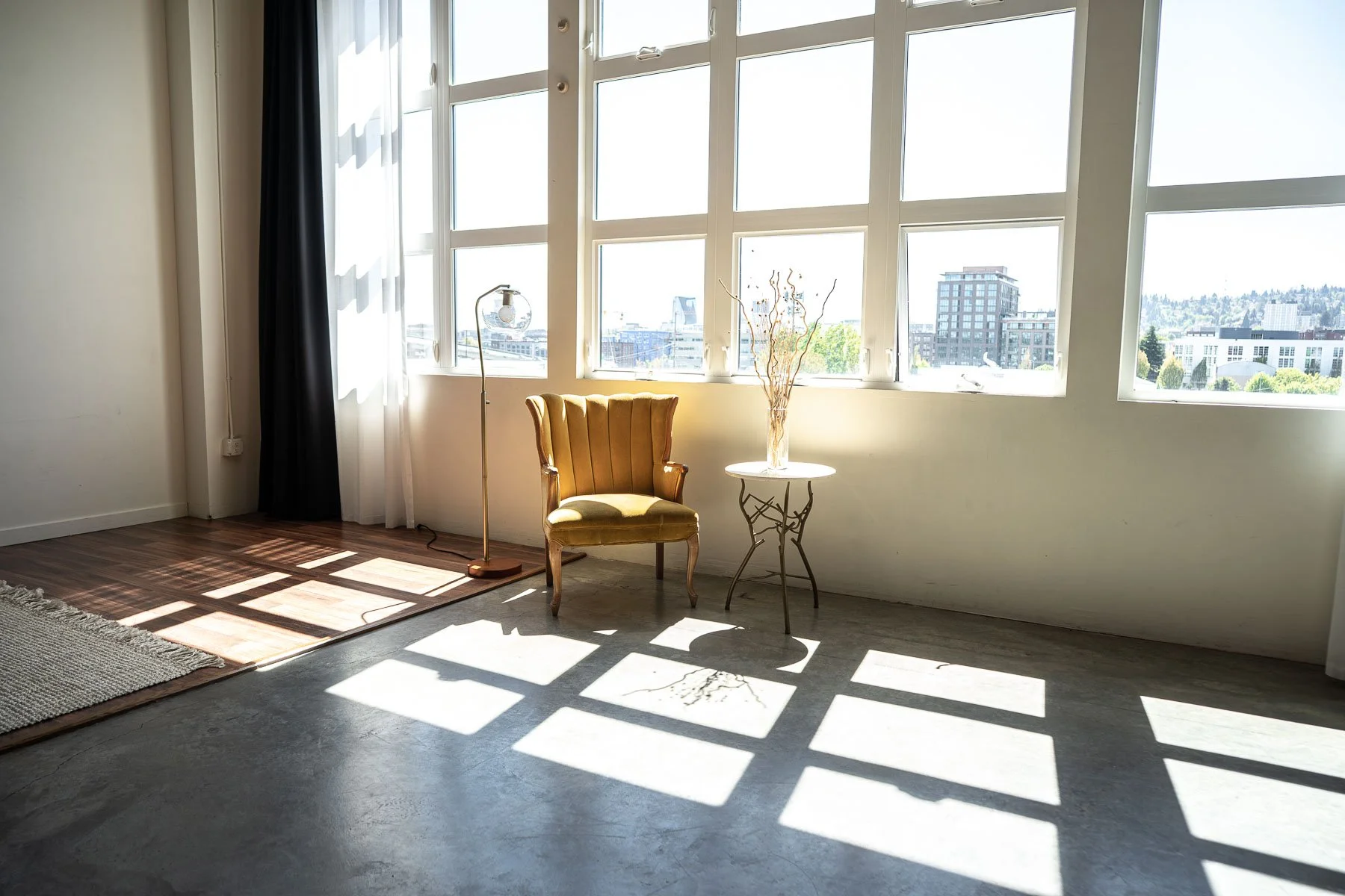Large windows of the headshot studio space for PDX-Portraits