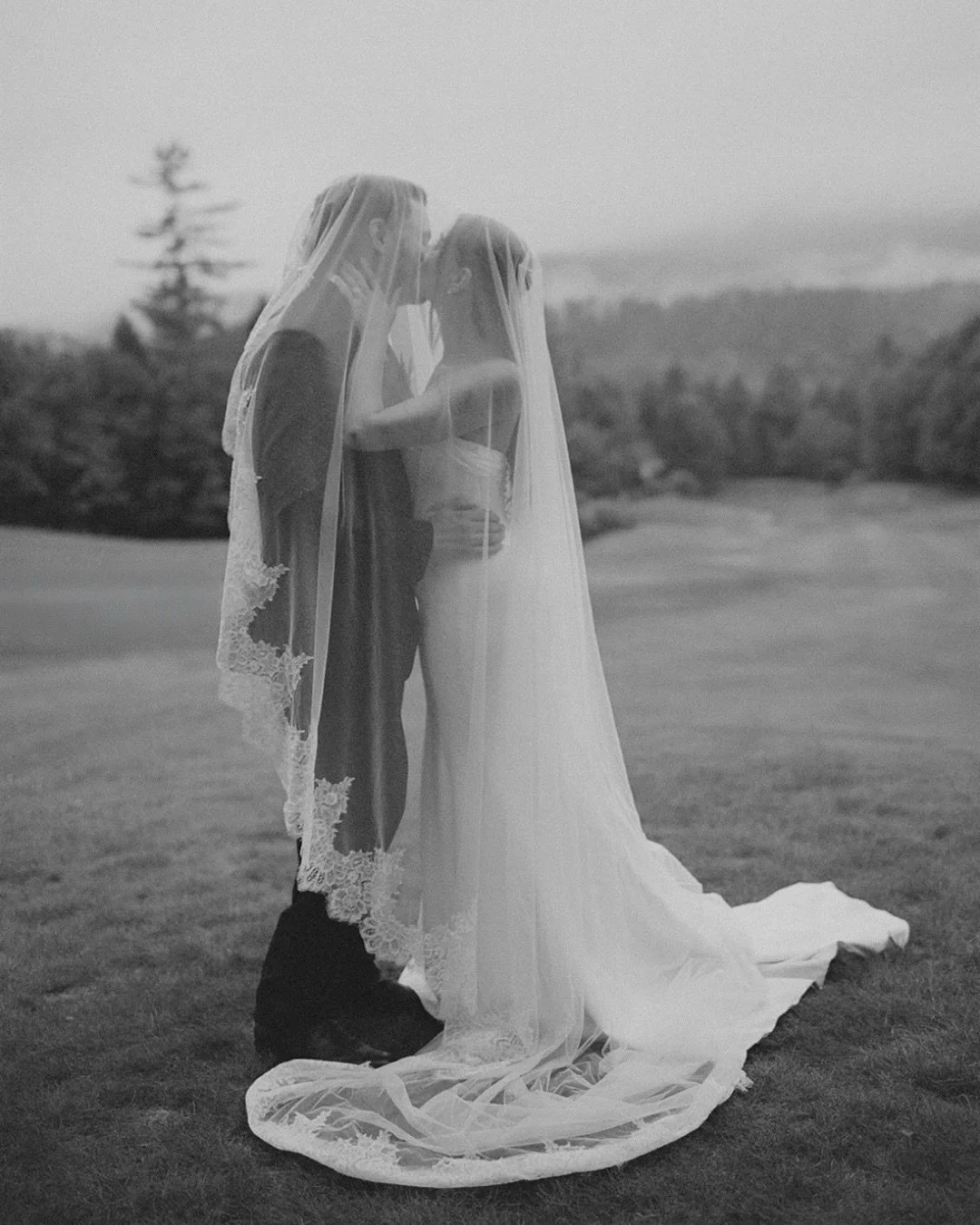 Sweet Erica + Mason on film. Our summer/fall wedding season has come to an end so apologizing in advance for all the incoming shares. What a beautiful season it was ❤️

Venue: @owlsnestresortnh 
Florals: @fordflower 
Photo: @lindsandmax 
Hair: @sweet