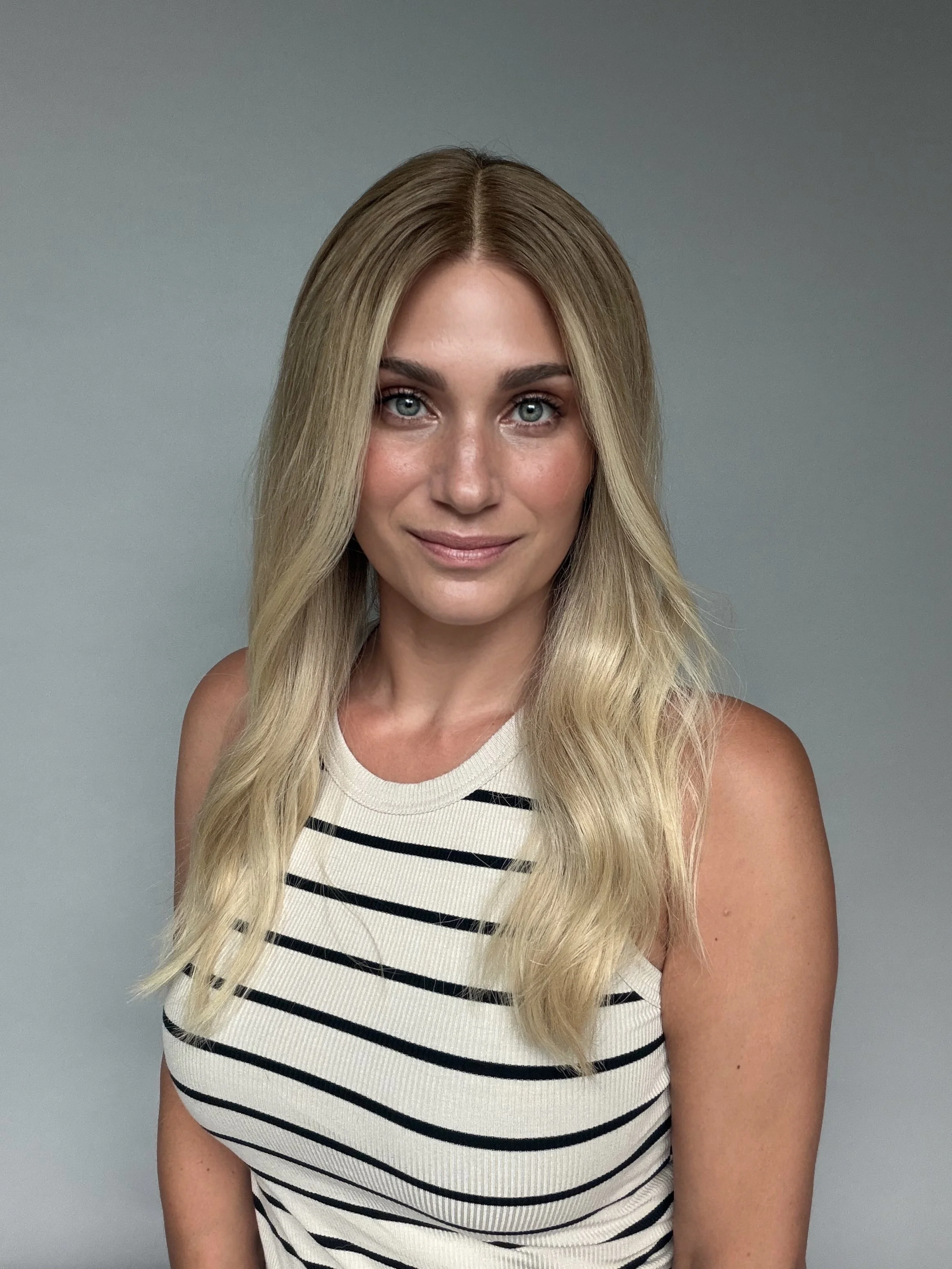 Dimensional Champagne Blonde - "Stacey" | 22" - Small