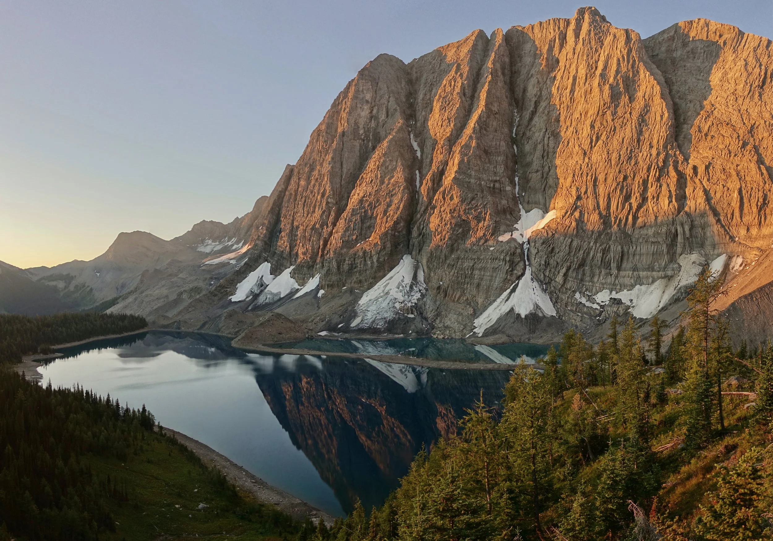 Sunrise on Floe Lake on the Rockwall Trail