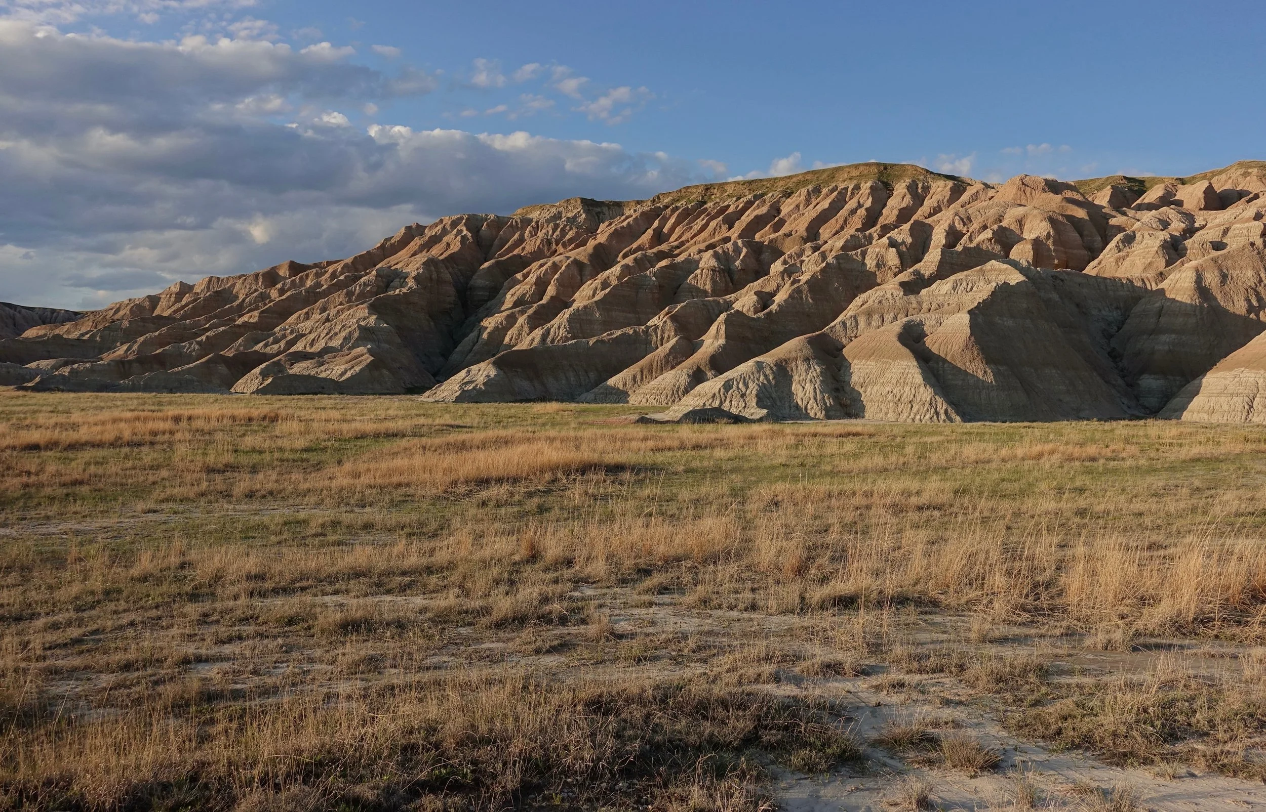 East on Conata on Badlands National Park backpacking traverse
