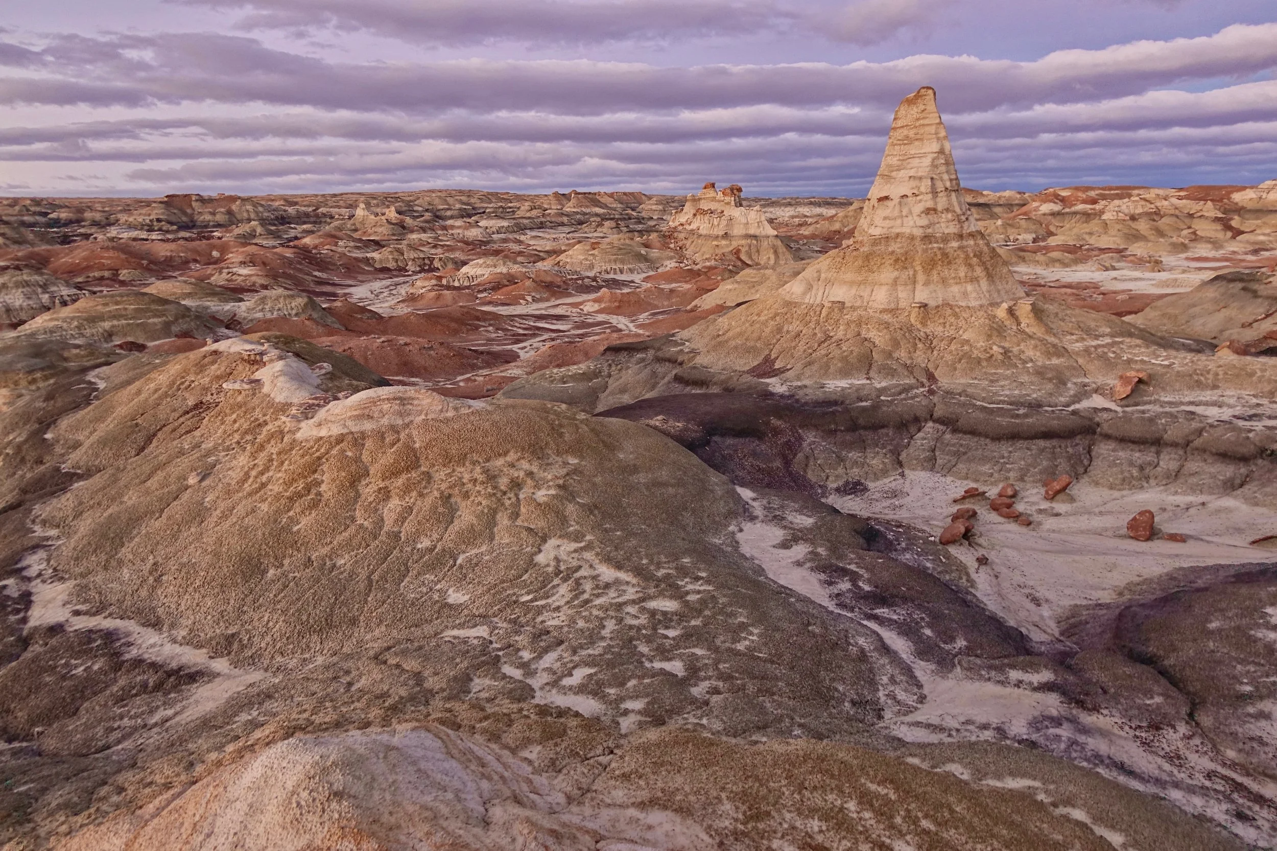 Pinnacle on the Bisti Badlands hike at sunrise in New Mexico's Bisti De-Na-Zin Wilderness