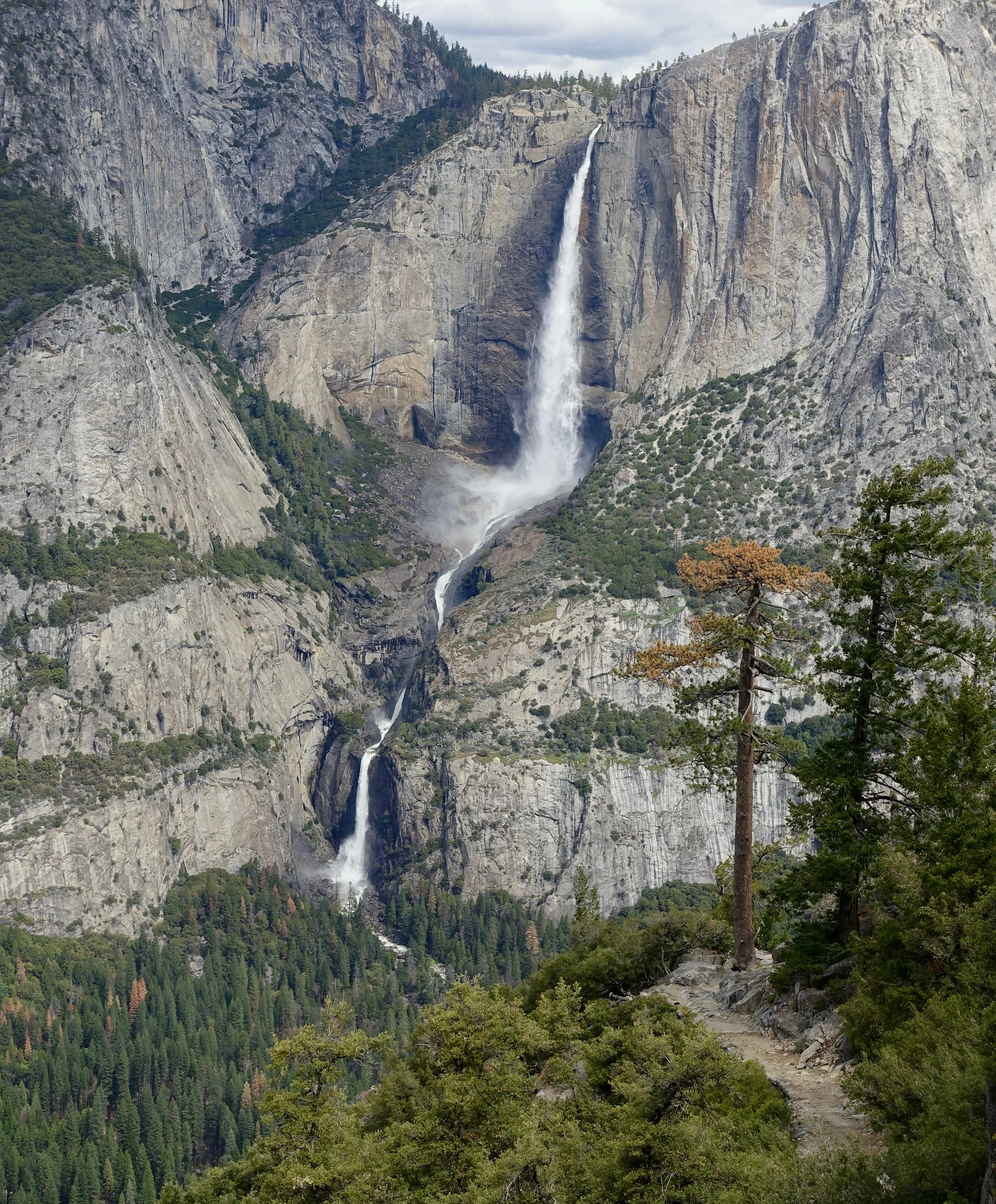 Waterfall hike in Yosemite National Park in California
