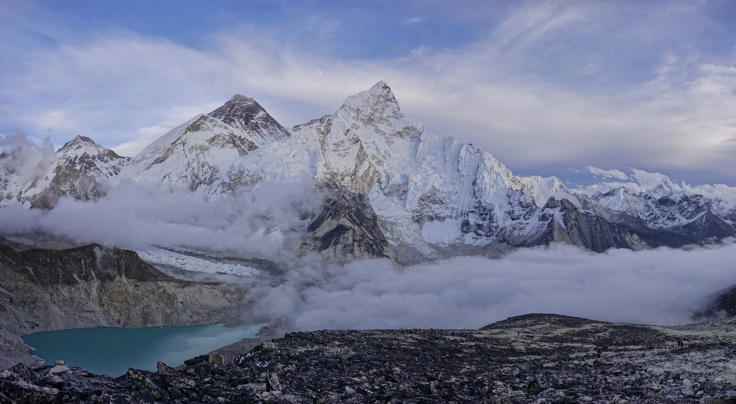 Windy night near Mount Everest