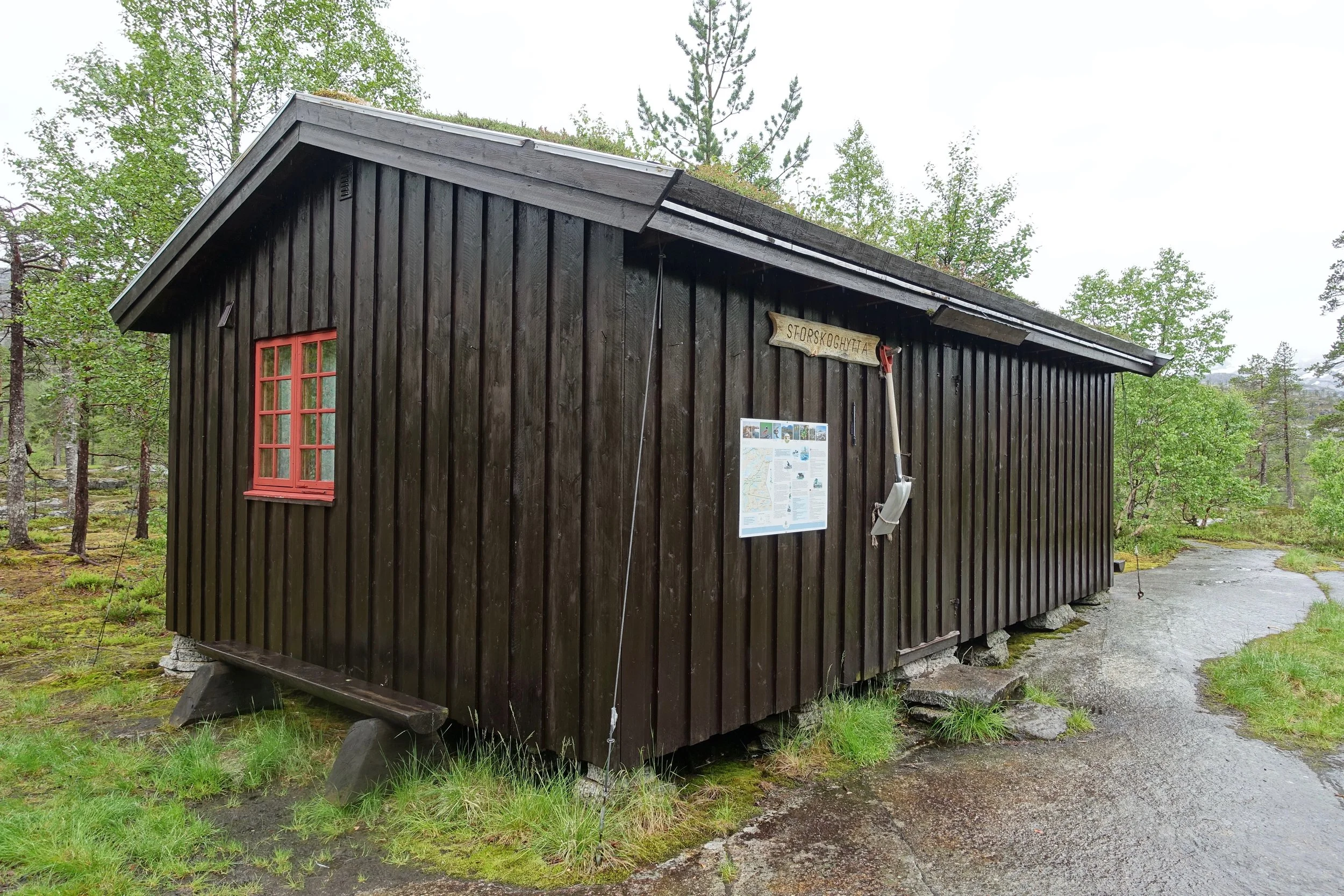 Storskogvasshytta hut in Rago Norway