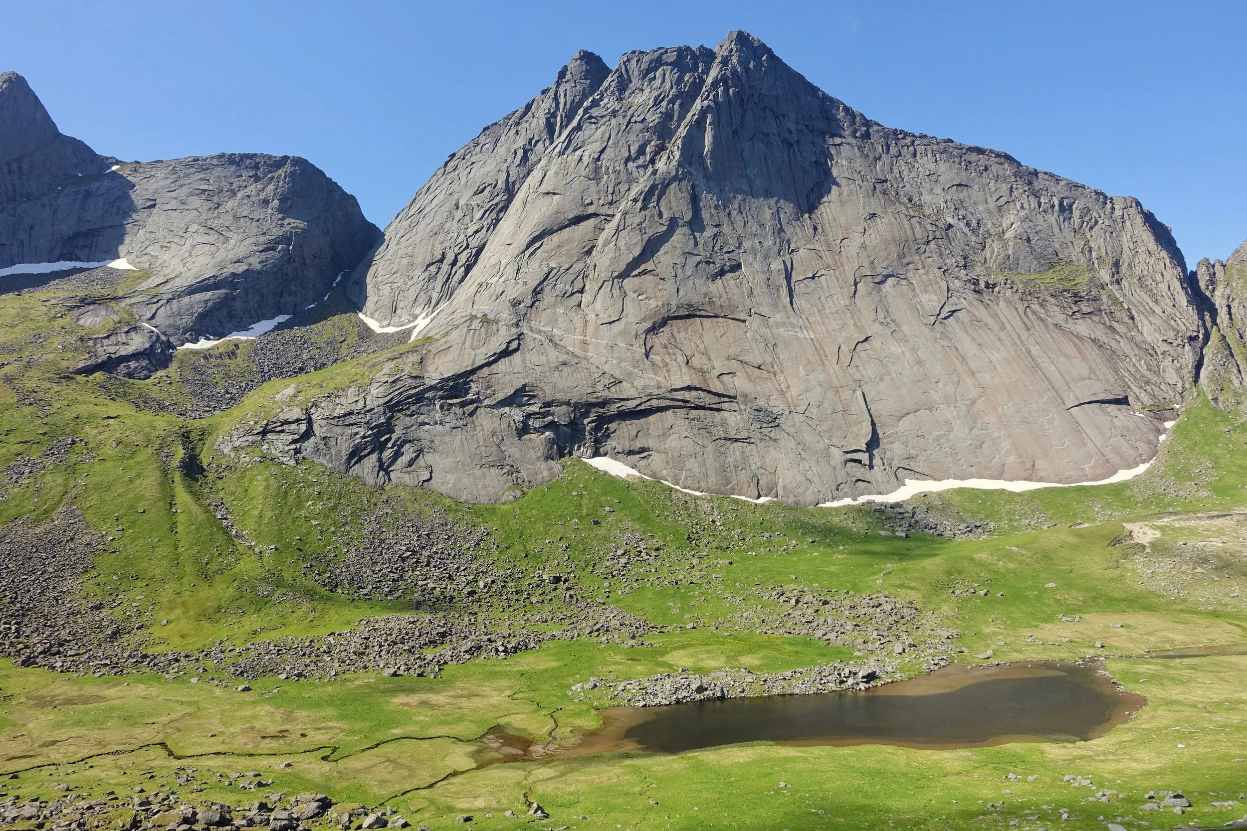Breiflogtinden from the pass across from Horseid beach in Lofoten