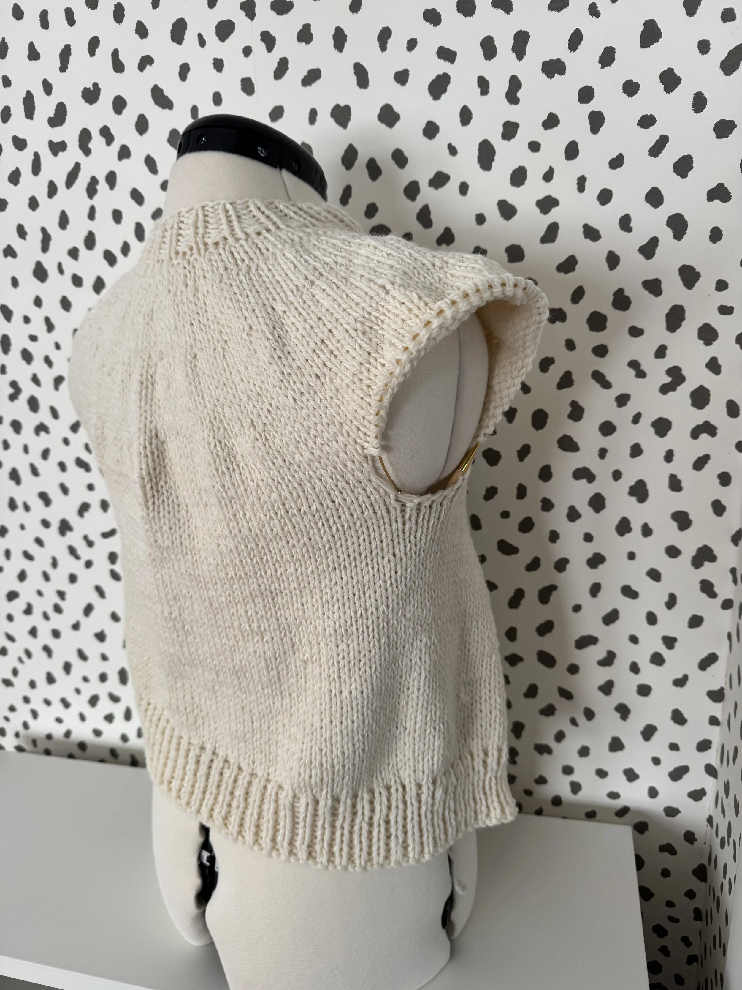 Novice Cardigan Junior by PetiteKnit