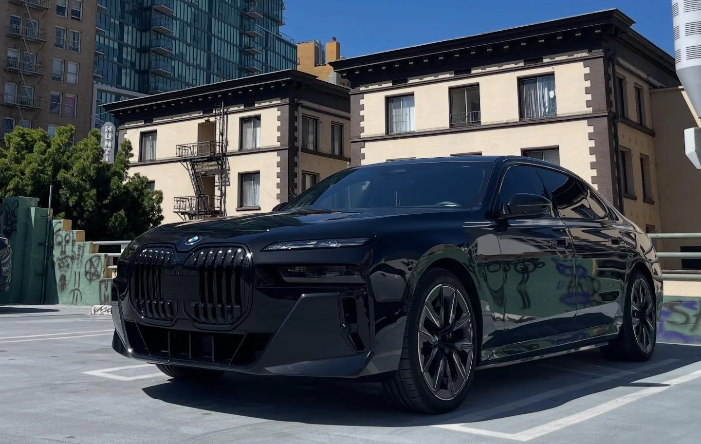 SOLD AND DELIVERED ✅
Beautiful 2026 BMW I7 in DTLA Suburbs 
#bmw #i7 #best #auto #brokers