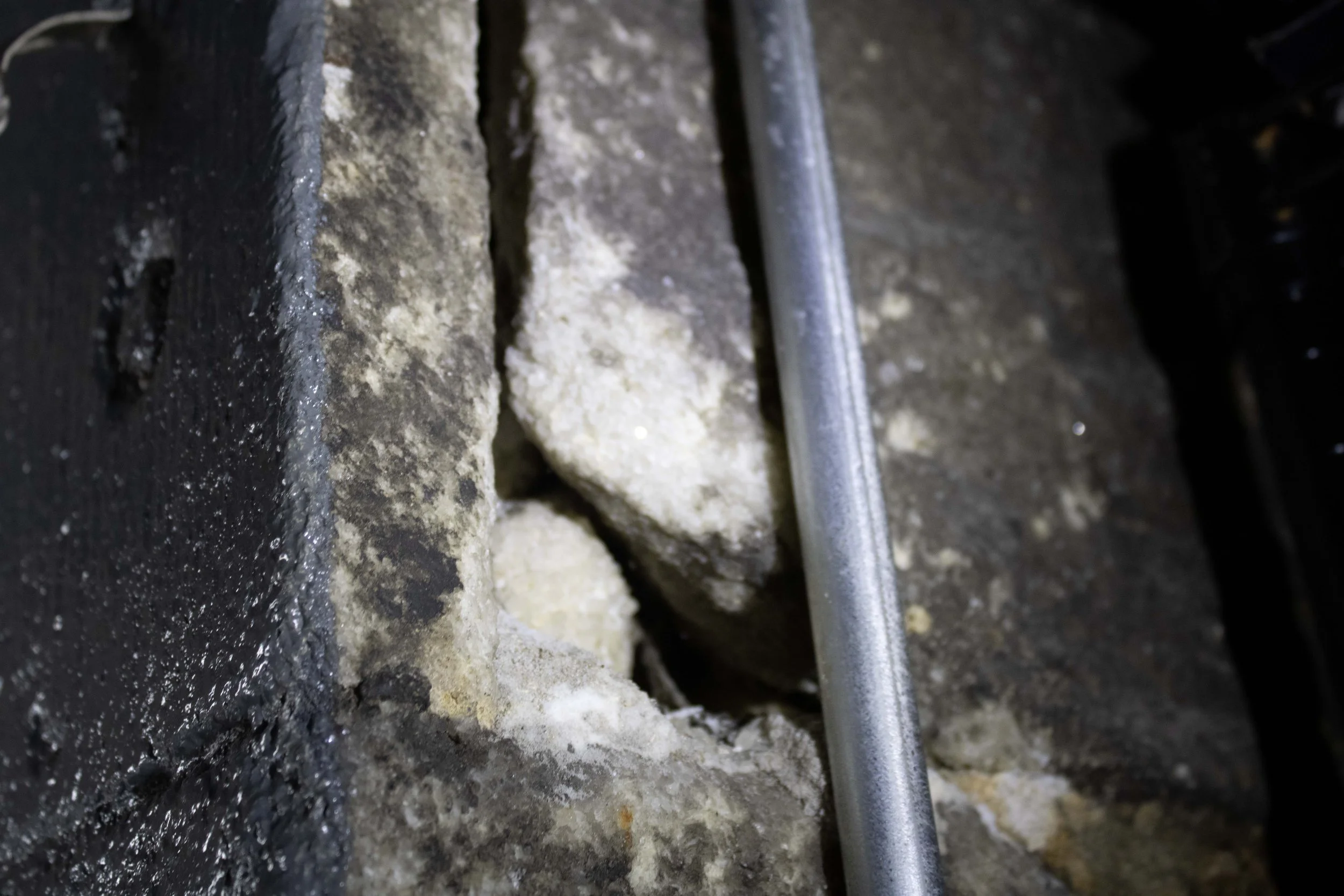 Salt deposit around cracked Inwood marble.