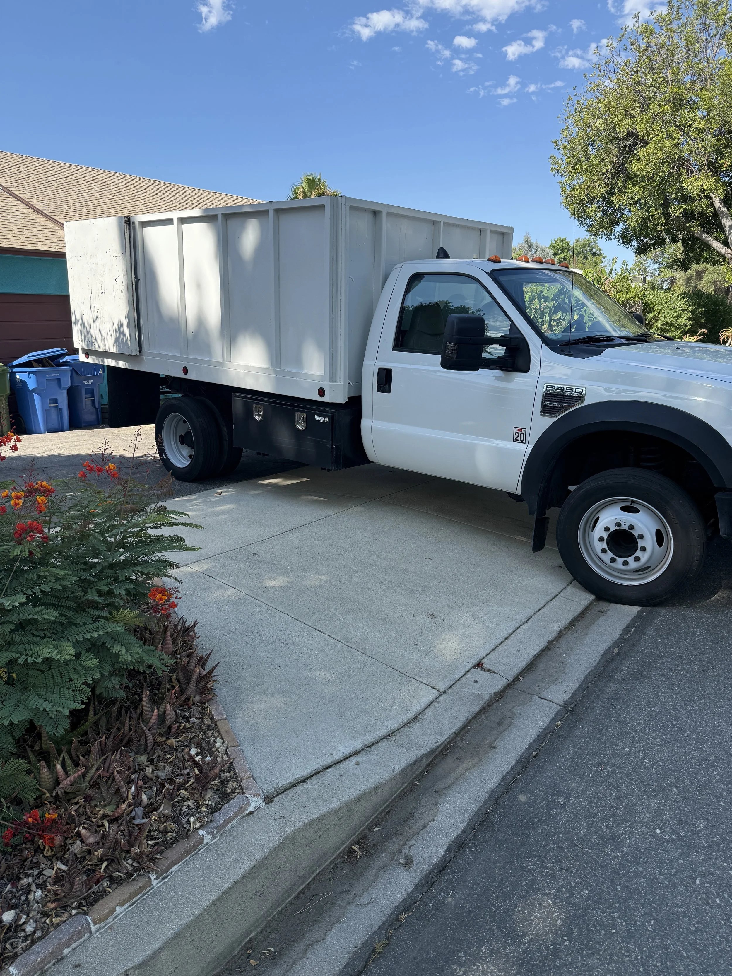 A to Z Hauling truck doing a same-day pickup