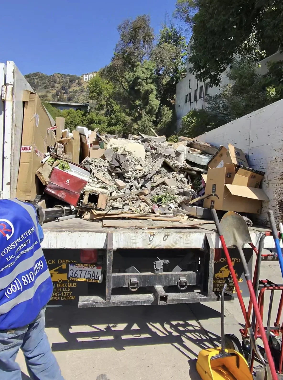 A to Z Hauling Junk removal doing a construction  debris pick up in Los Angeles