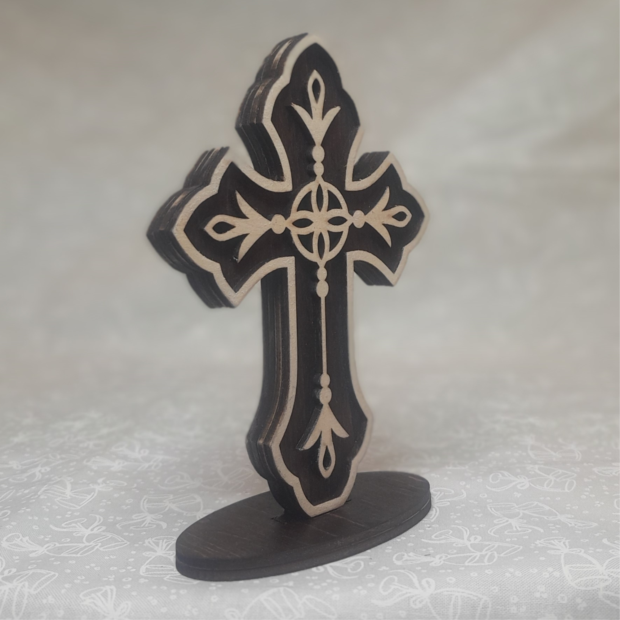 SQ9563596-Heritage Pattern Cross-2.png