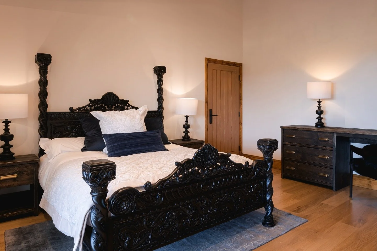 Introducing the beautiful Skylark Suite at Beeston Manor ✨

One of our newest guest rooms, Skylark has been designed for the perfect countryside escape. Featuring stunning interiors, a private hot tub porch overlooking the landscape, and peaceful sur