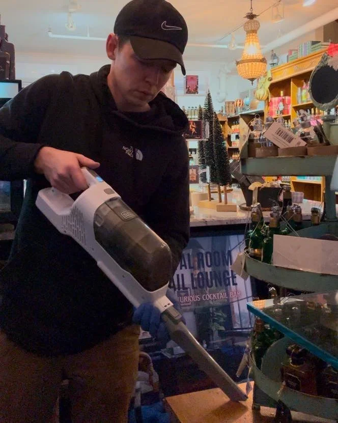 It&rsquo;s all in the details. Let us handle the hard work!🧽🧹

Enjoy your spaces! ✨
.
.
.
.
.
.
.
.
.
.
.
.
.
.

#LocalSolutions #FreshSpaces #professionalcleaning #centrewellington #elora #fergus #ferguselora #elorafergus #cleanspaces #cleaning #c