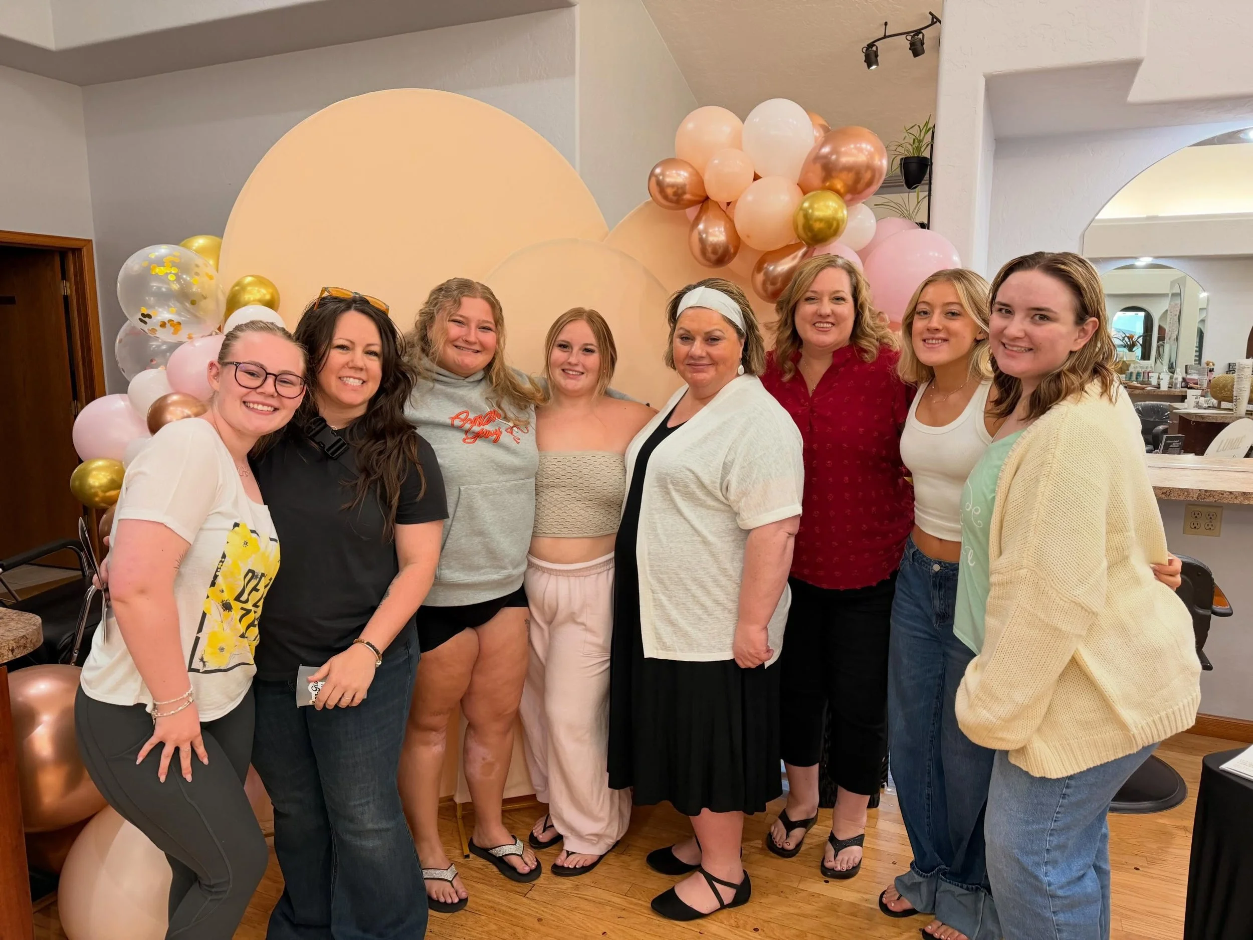 Lumie had the pleasure of throwing a Mother&rsquo;s Day Glow up Part for the sweet girls at @uncodeltazeta 💕These girls are absolutely amazing and it&rsquo;s a true reflection of how their amazing mother&rsquo;s raised them! So happy Mother&rsquo;s 