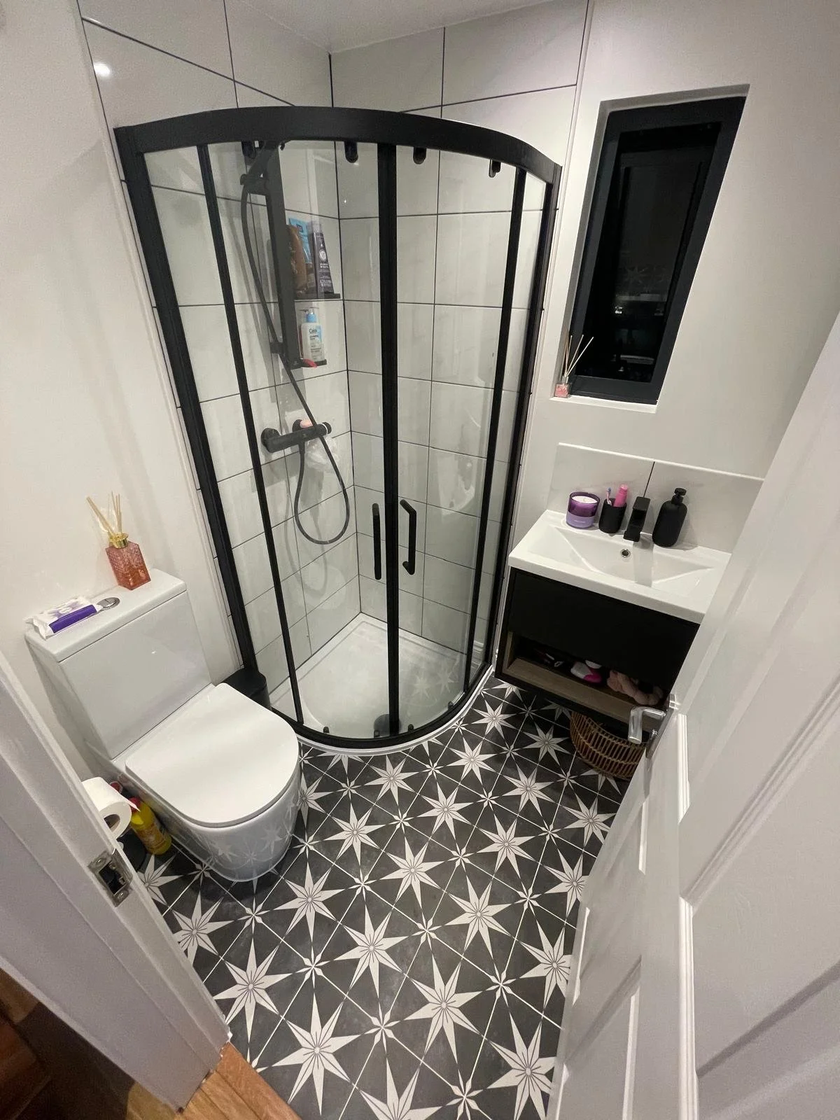 Garden room en-suite bathroom complete with underfloor heating for year-round comfort