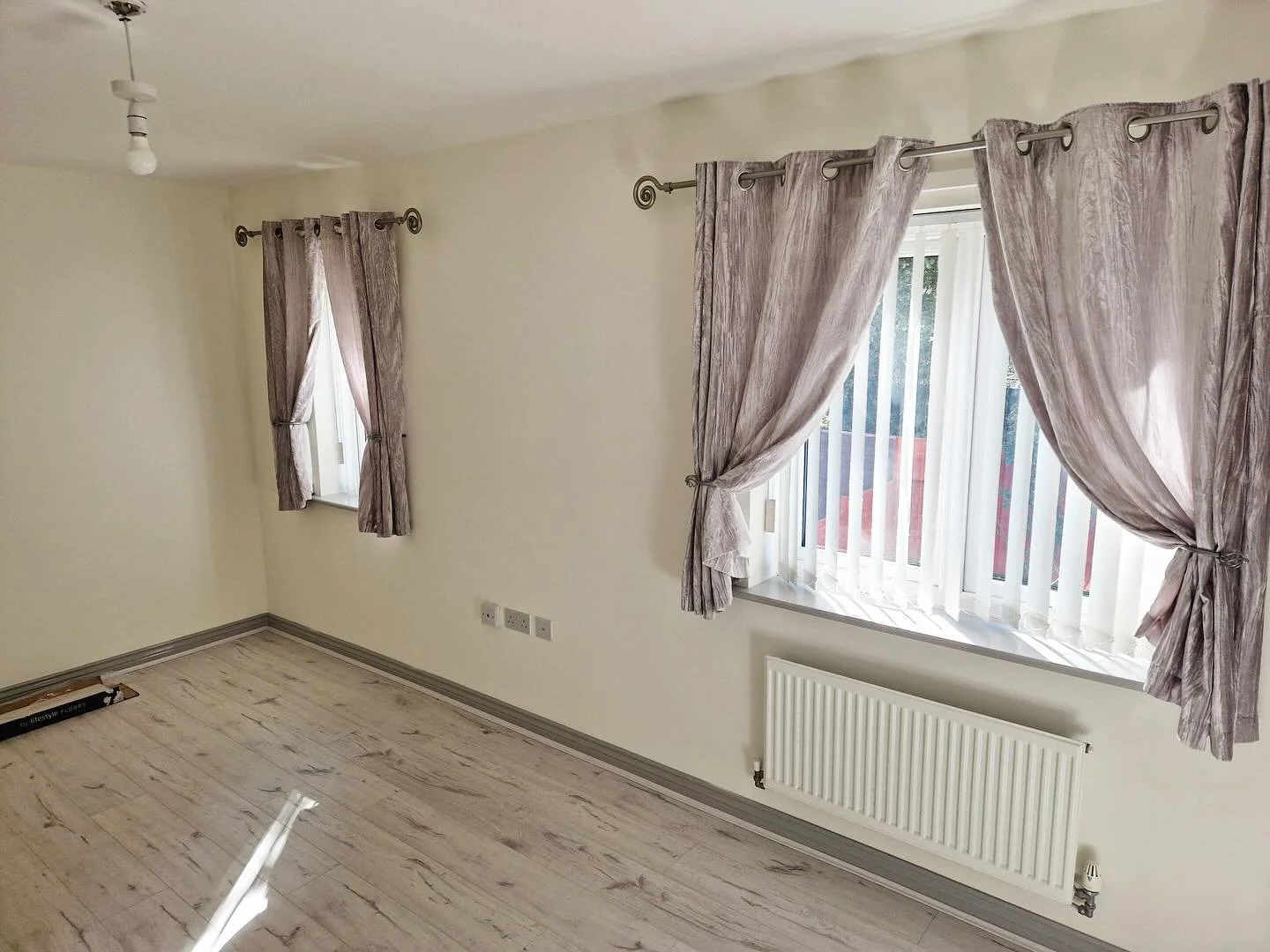 Freshen up of bedroom over the weekend. Fine cream walls and grey woodwork.