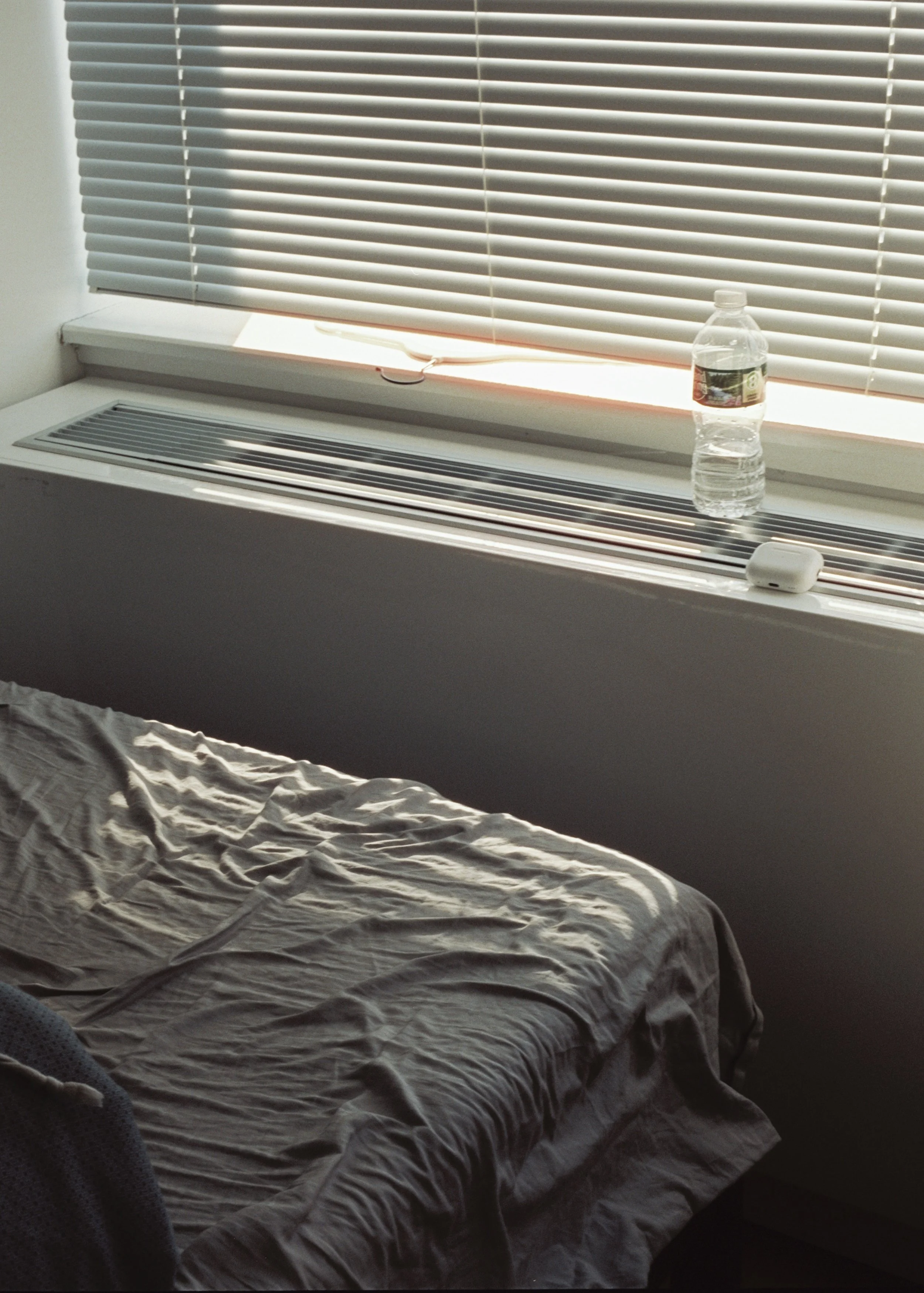 Bed, Chromogenic film