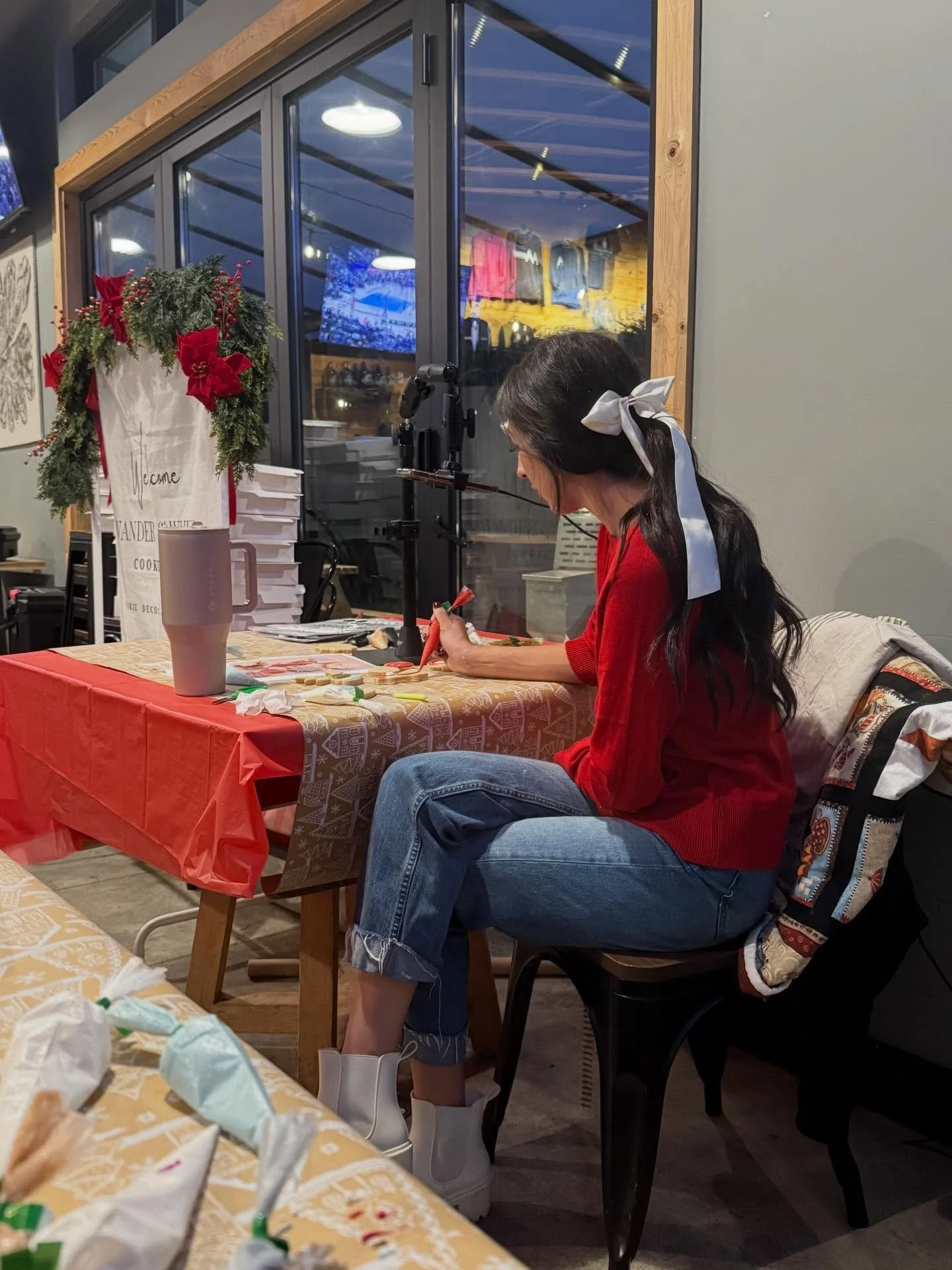An amazing start to this holiday season with a Christmas cookie decorating class at Ashwood Taps and Trucks! 🎄🍪