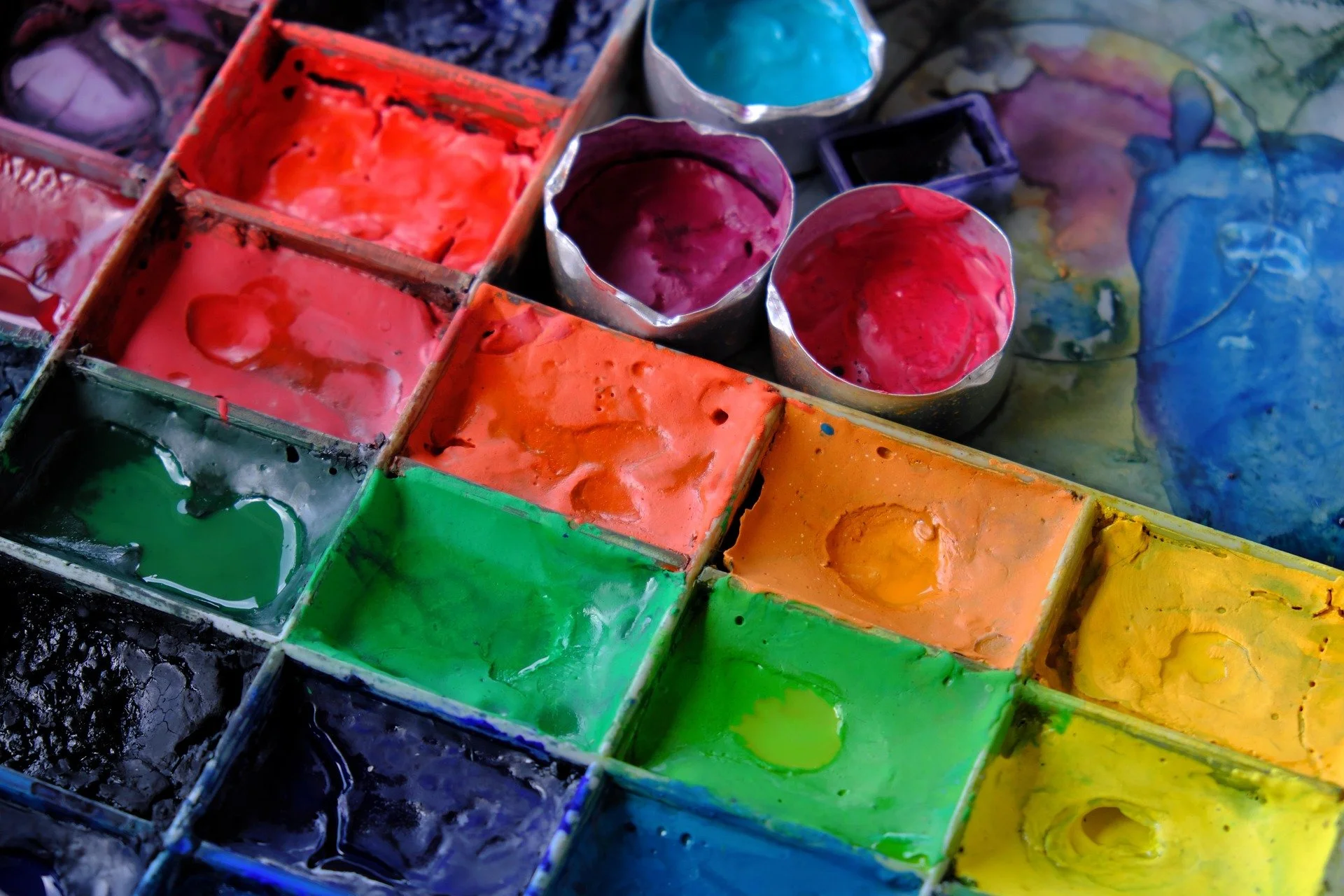 14669129-color-palette-5387739_1920.jpg