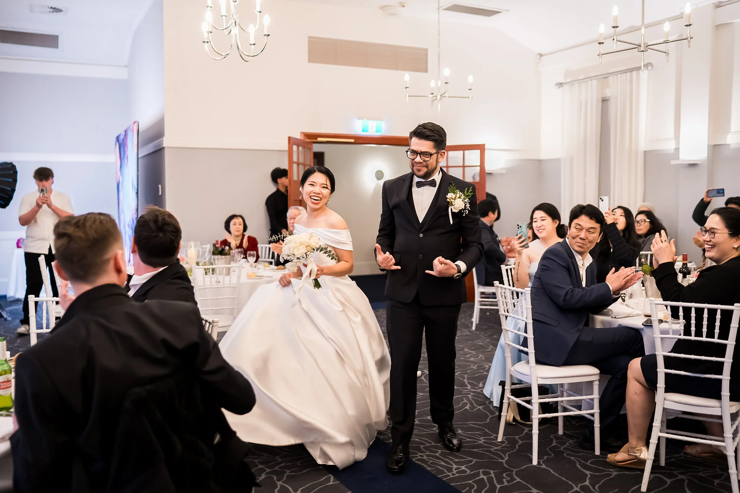 How to Choose the Right Wedding DJ for You 