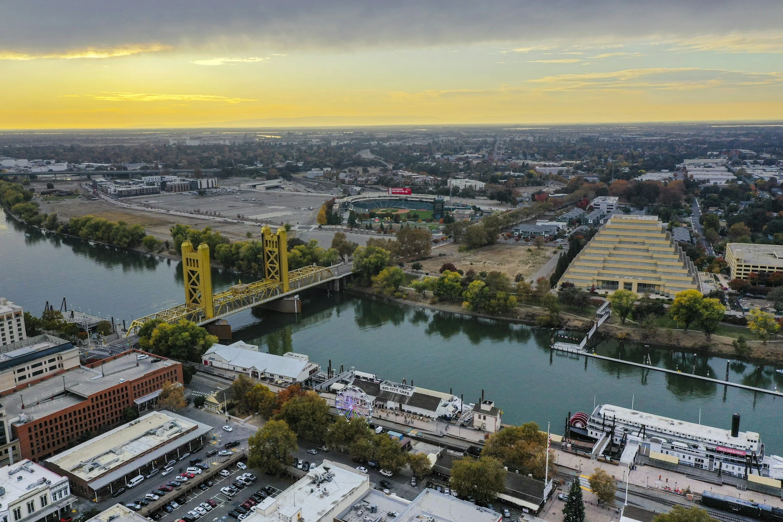 Showing the bridge over the sacramento river
