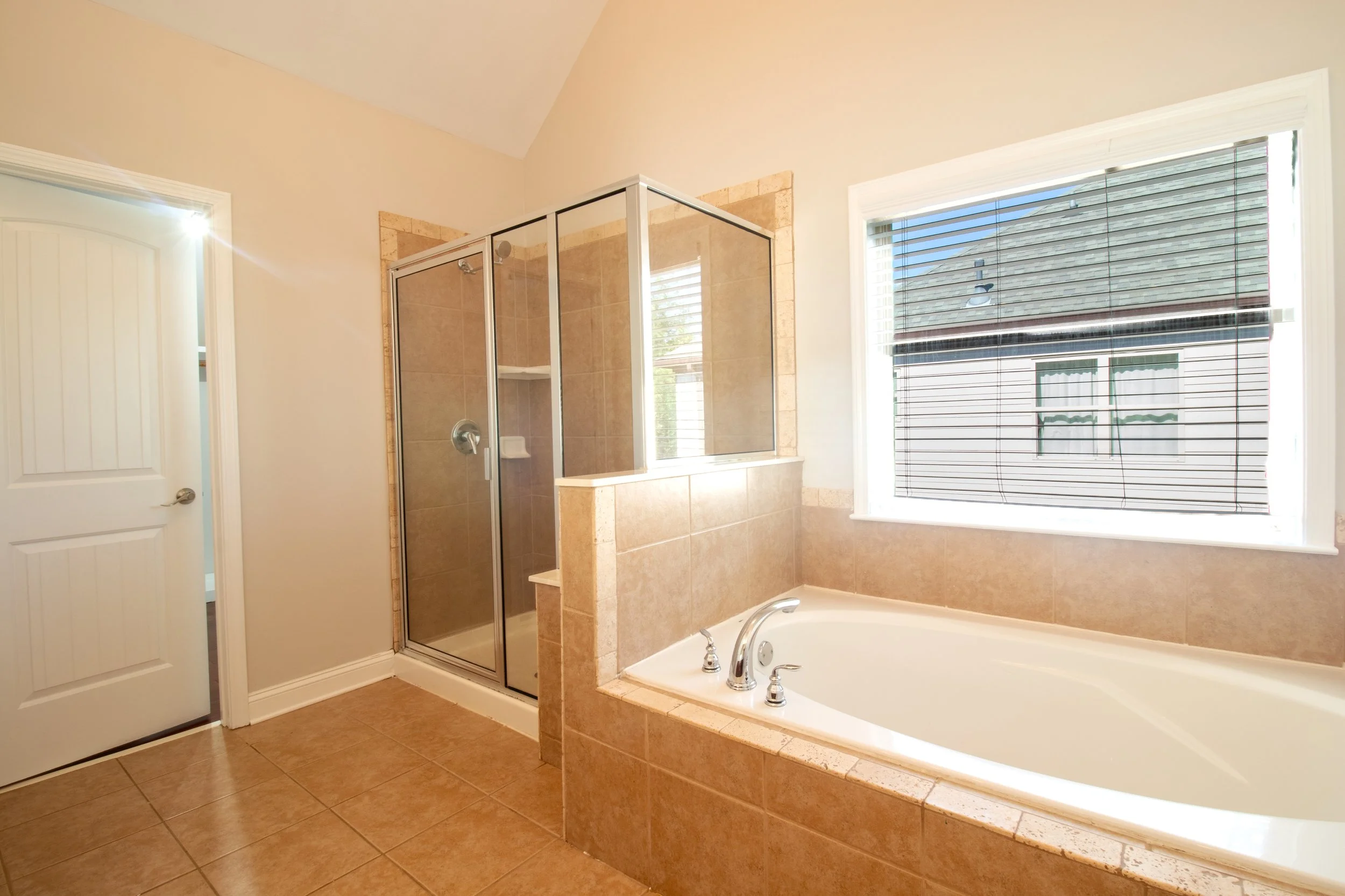 Primary Bathroom 2.jpg