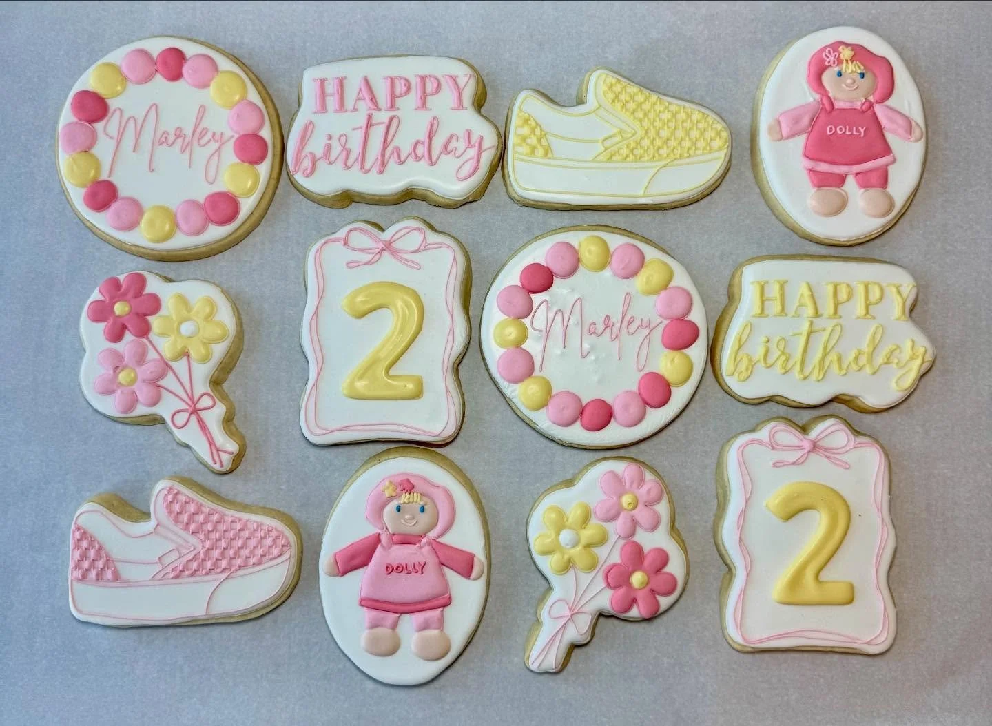 Marley&rsquo;s 2! 💕 Ryder&rsquo;s 8! 🛹
Cutest birthday duo ever?! 🎉 #MarleyTurns2 #RyderTurns8 #BirthdayCookies #decoratedsugarcookie