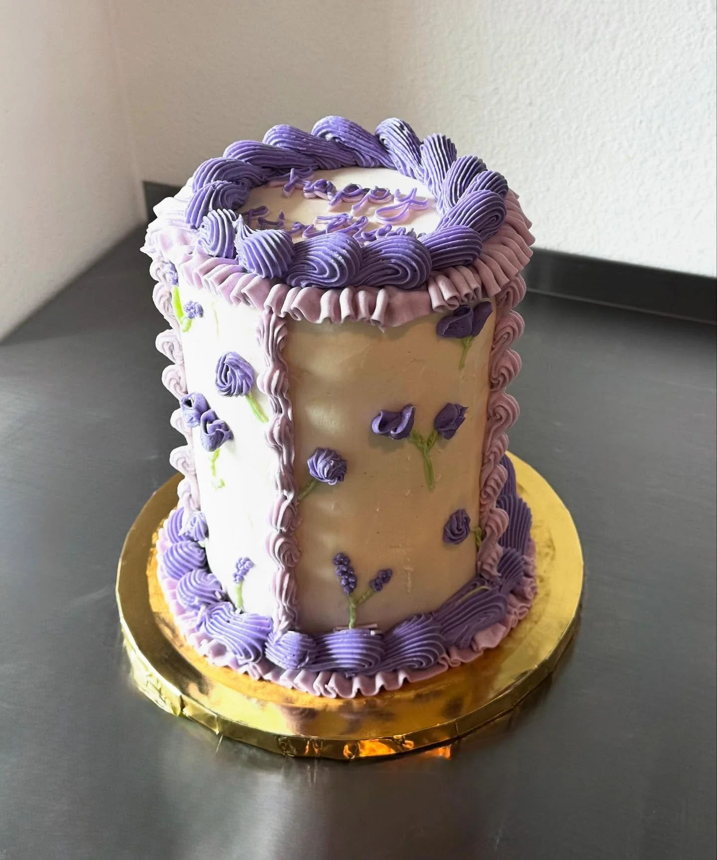 🪻💜

#cakedecoration #vintagecake #victoriancake #birthdaycake