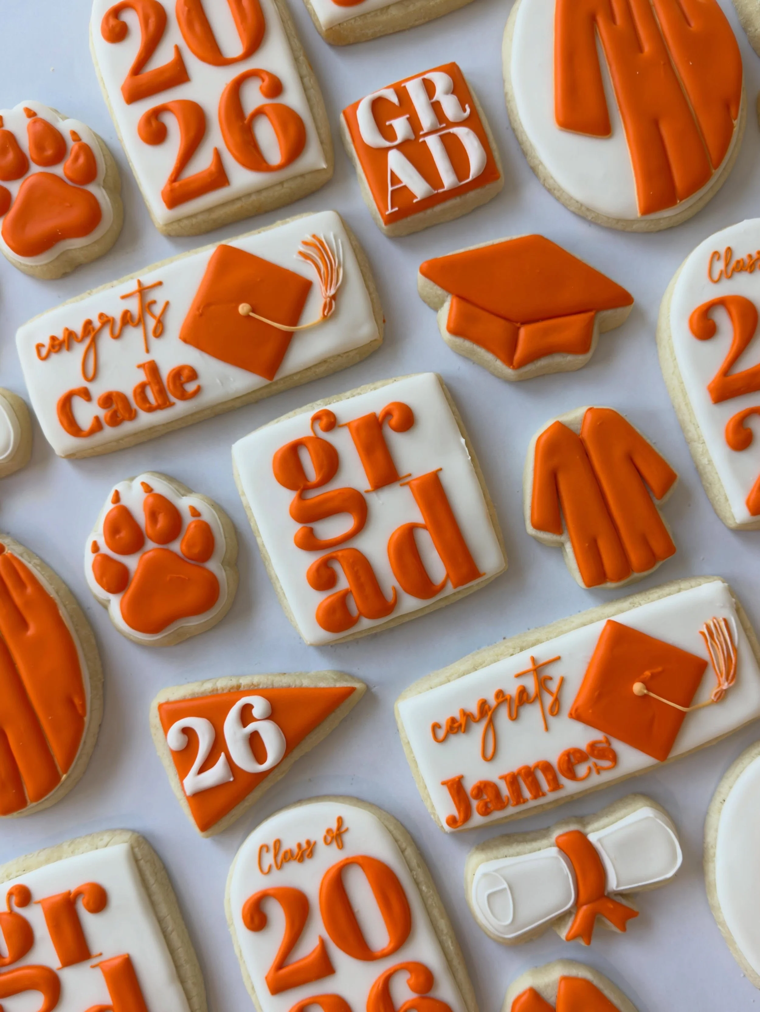 Congratulations to the class of 2026!! 🧡🤍

#celinatx #customsugarcookies #ClassOf2026 #GraduationCookies #CustomCookie