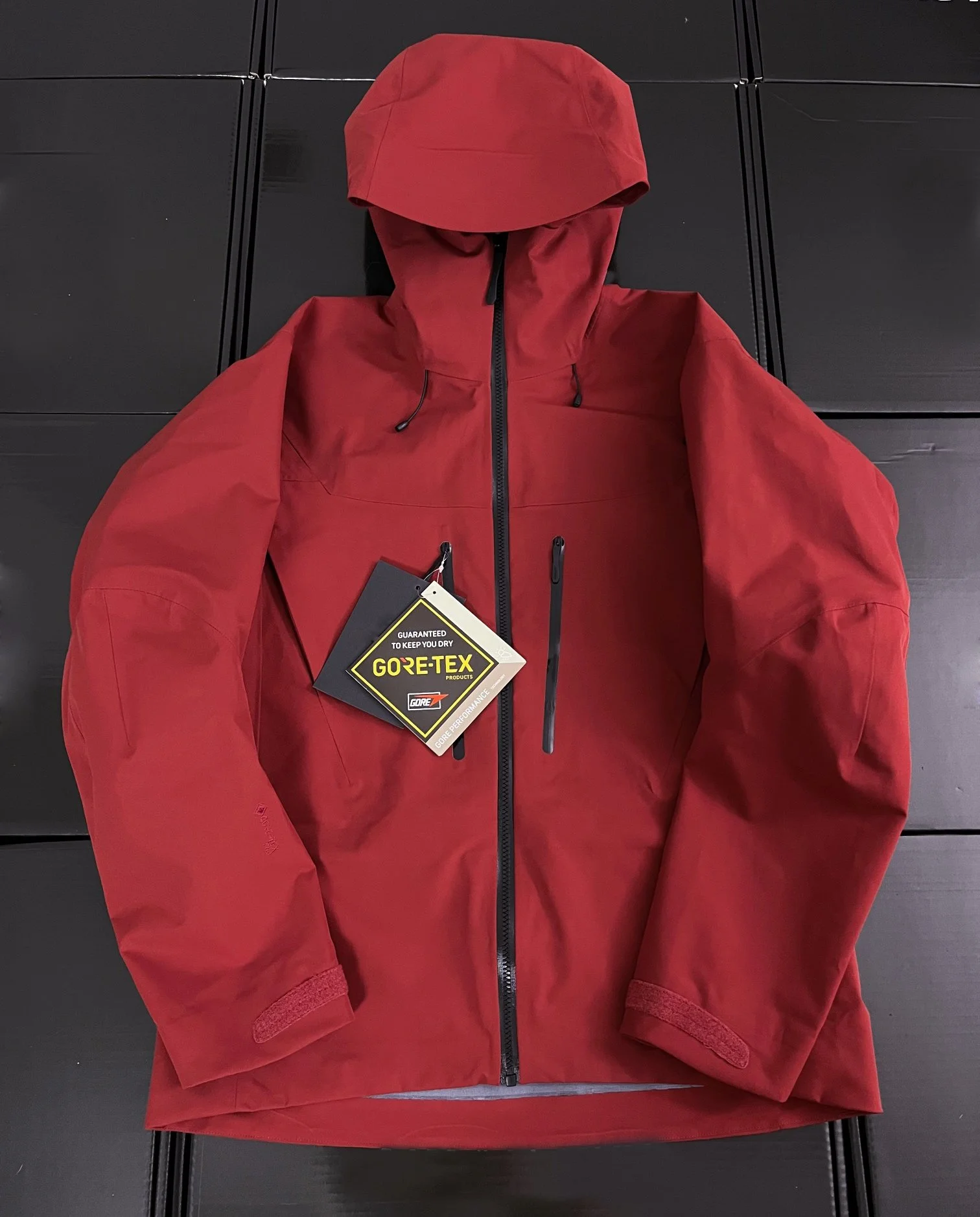 Bordeaux AR Diy Logo AP 7 SV Recco GORE-TEX Triple-proof Technology Top-quality Fabric Hardshell Jacket Underarm Openings Waterproof&Windproof Outerwear Outdoor  Camping Hiking Mountaineer