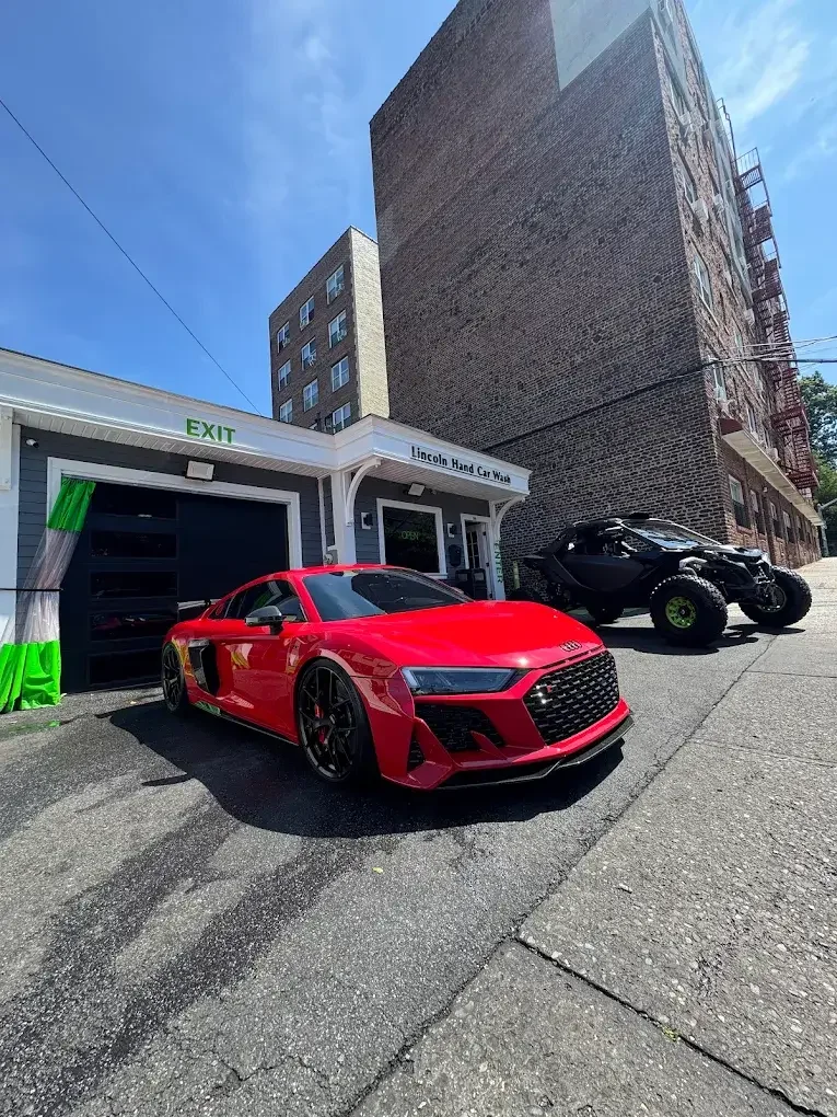Hand car wash in Pelham NY