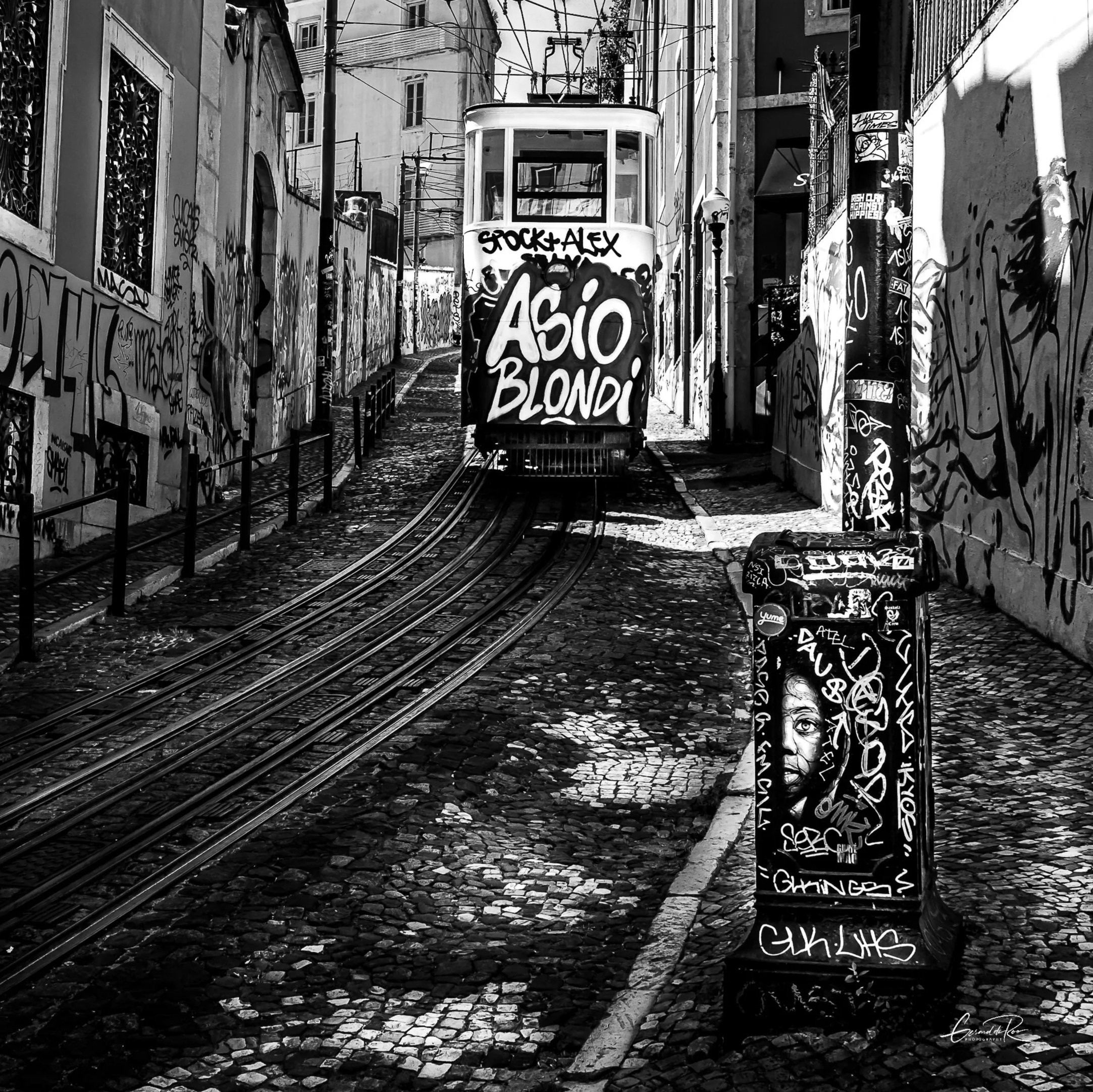 Lisbon+Tram.jpg