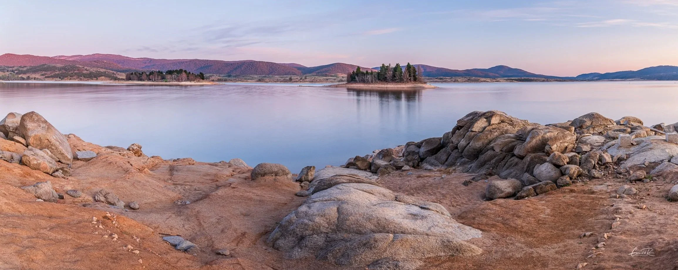 Lake+Jindabyne.jpg