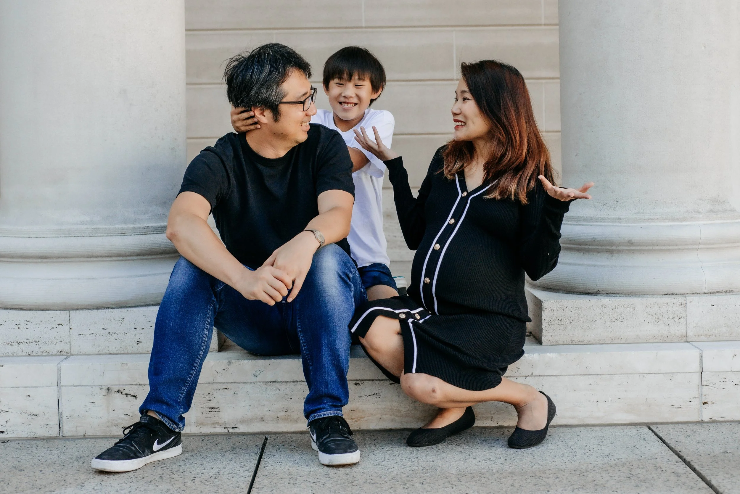 Family maternity photo session at the Legion of Honors in San Francisco