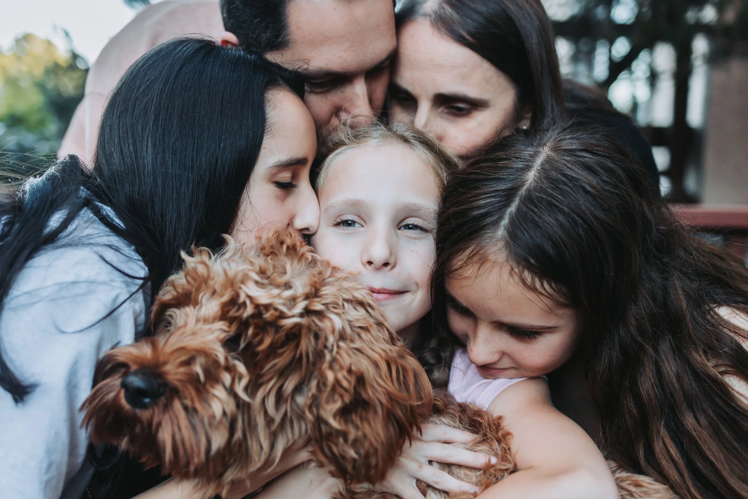 family and a labradoodle dog photo session