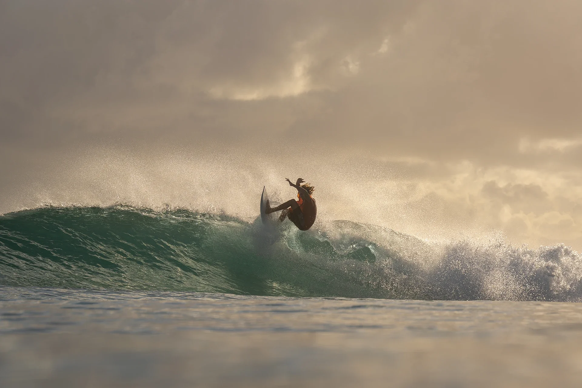 Still Horizon Studio surf photography.