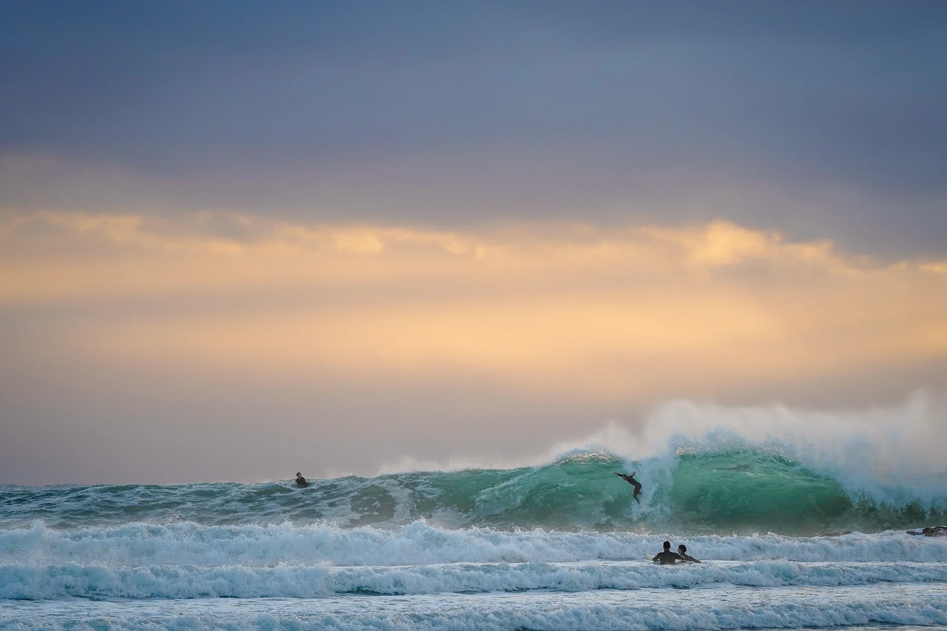 Still Horizon Studio surf photography.