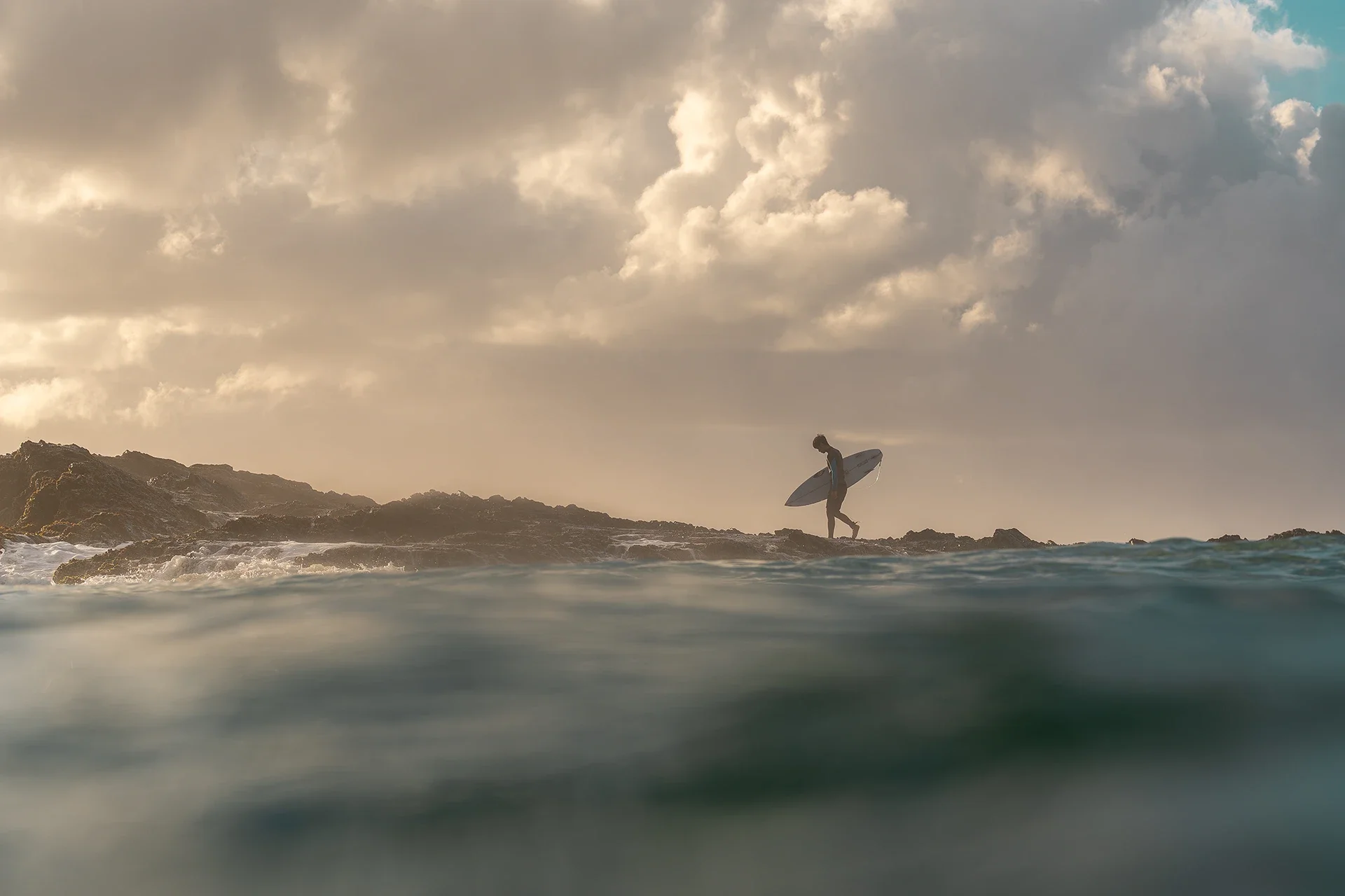 Still Horizon Studio surf photography.