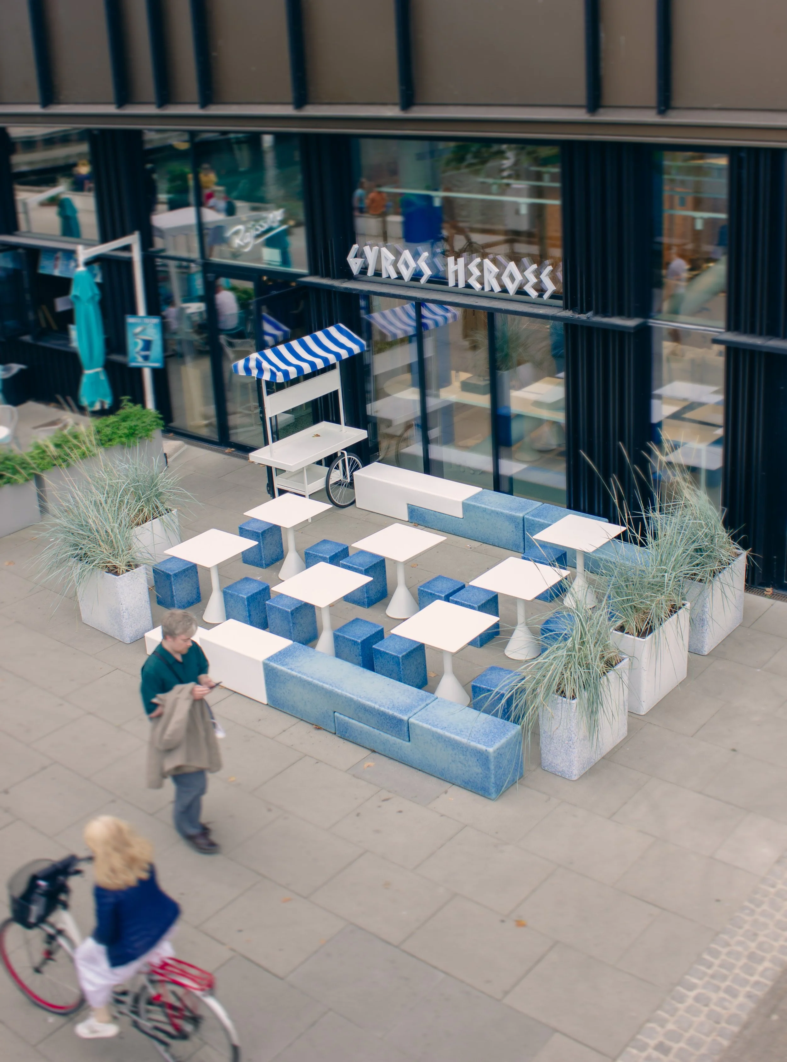 Gyros Heroes  Indretning og design  MP Design Studio Tidligere MP Graphic studio