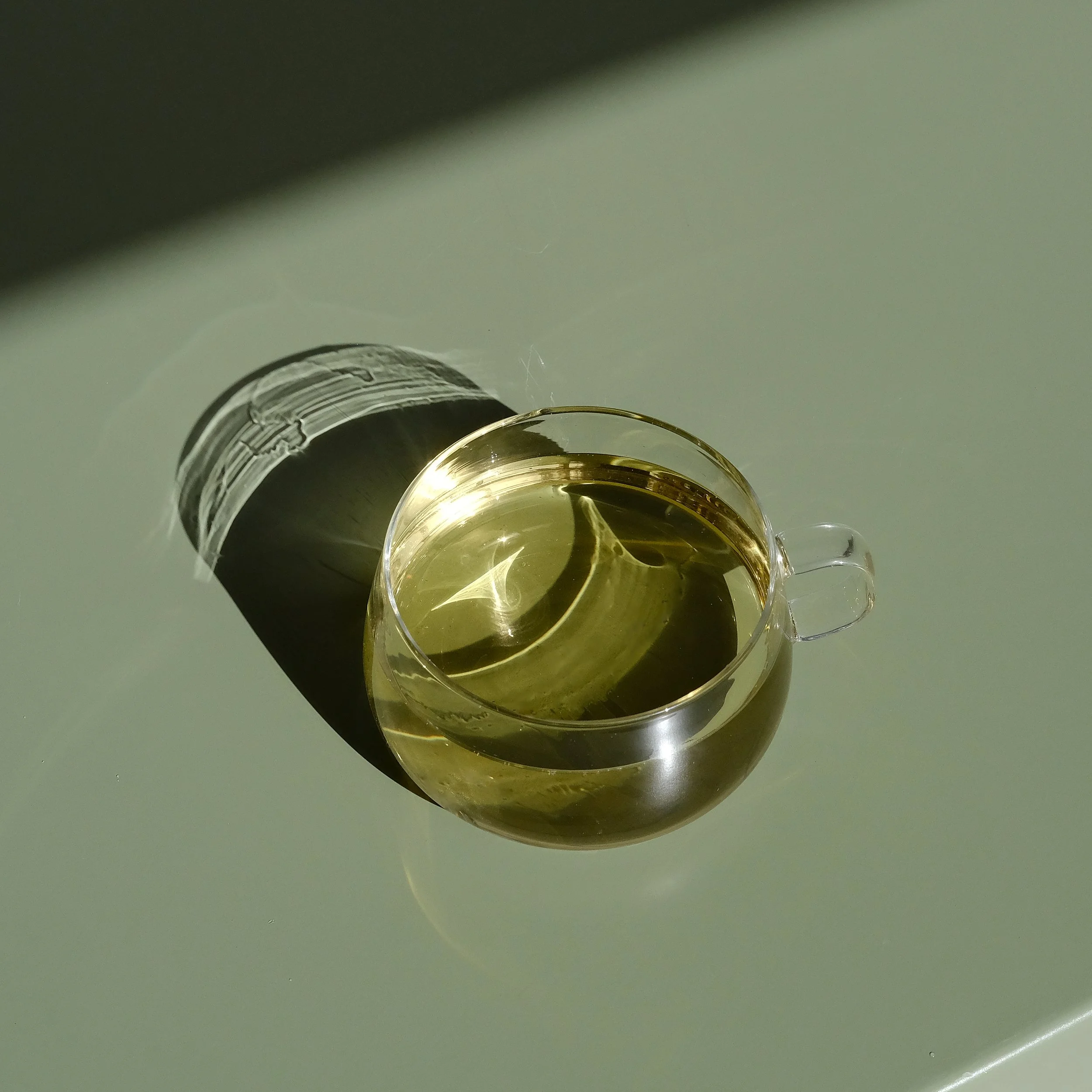 Glass_Cup_with_Tea.jpg