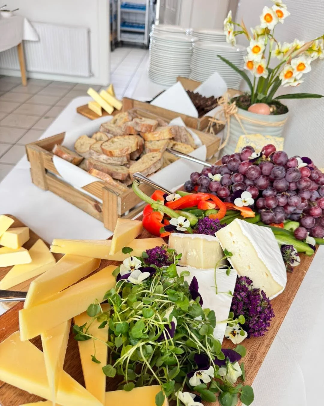 𝗣&Aring;𝗦𝗞𝗘𝗙𝗥𝗢𝗞𝗢𝗦𝗧𝗕𝗨𝗙𝗙𝗘𝗧 𝟮. 𝗣&Aring;𝗦𝗞𝗘𝗗𝗔𝗚!

Tusind tak til alle jer, der lagde vejen forbi vores p&aring;skefrokostbuffet i dag &ndash; vi er simpelthen s&aring; taknemlige for opbakningen og den gode stemning 💛

N&aring;ed