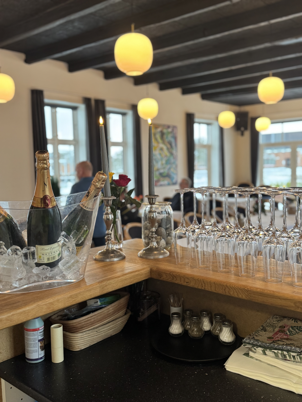 cava og glas store sal Stor.png