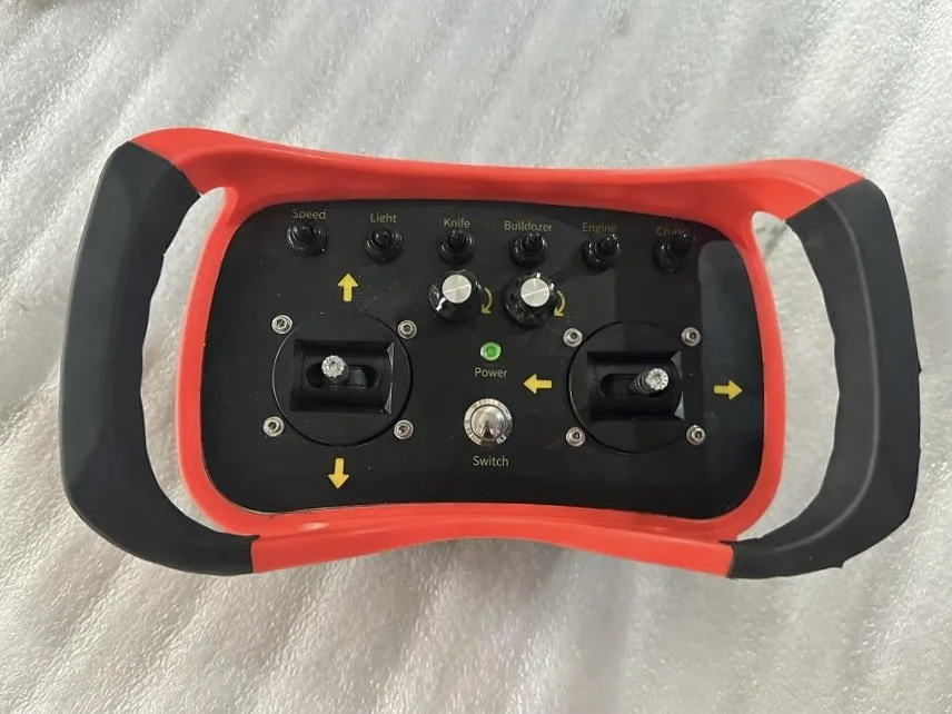 Profesionalni daljinski upravljanlik za daljinsko voden diesel mulčar Božiči FRN