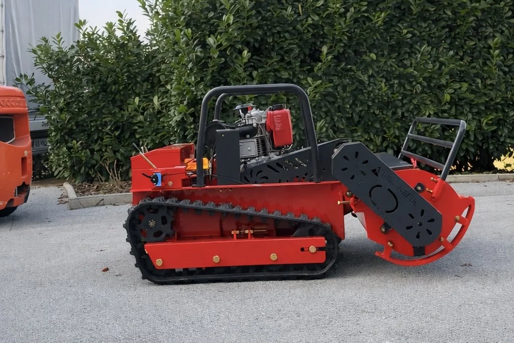 Daljinsko voden diesel mulčar Božiči FRN