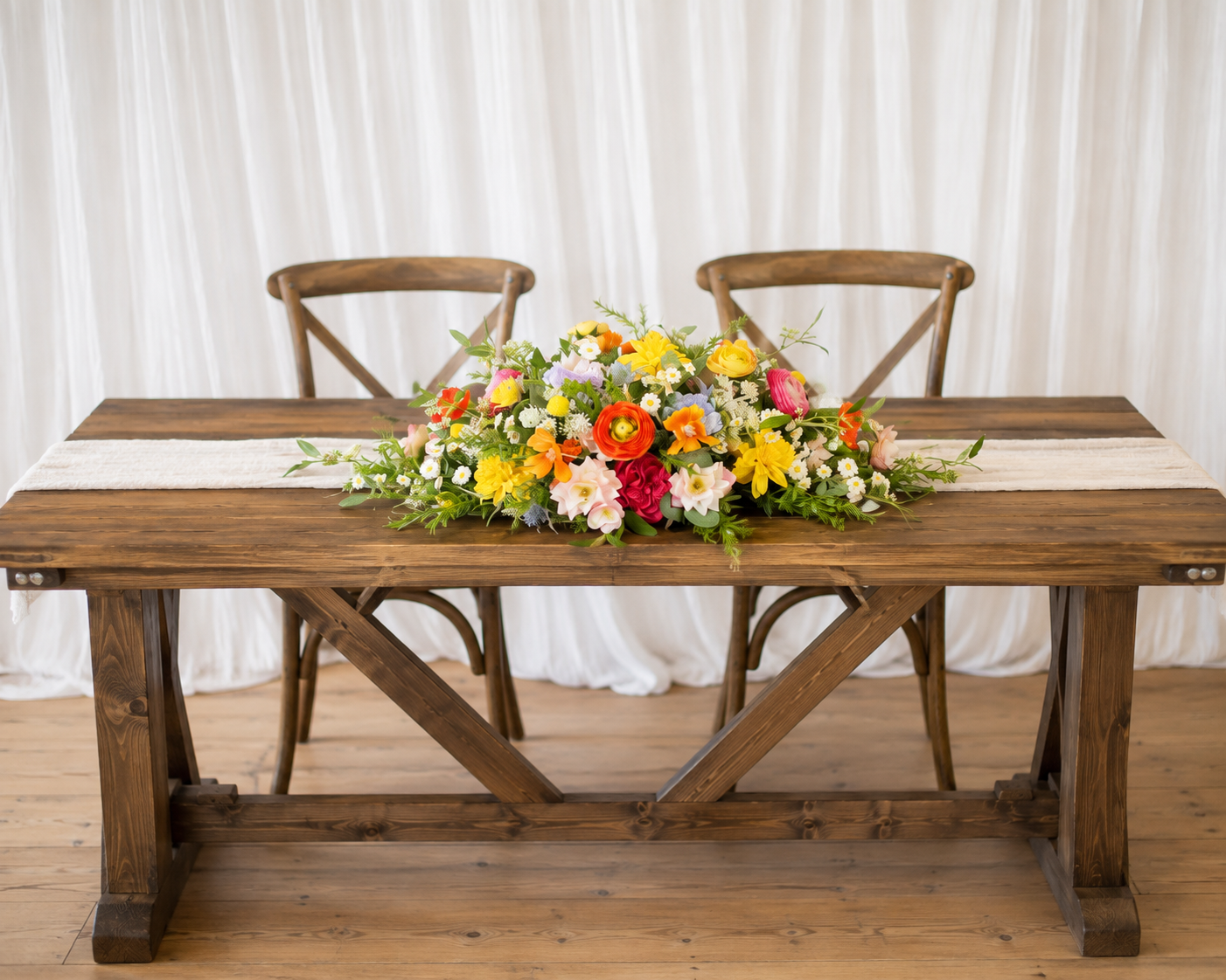 Lora Sweetheart Table Arrangement