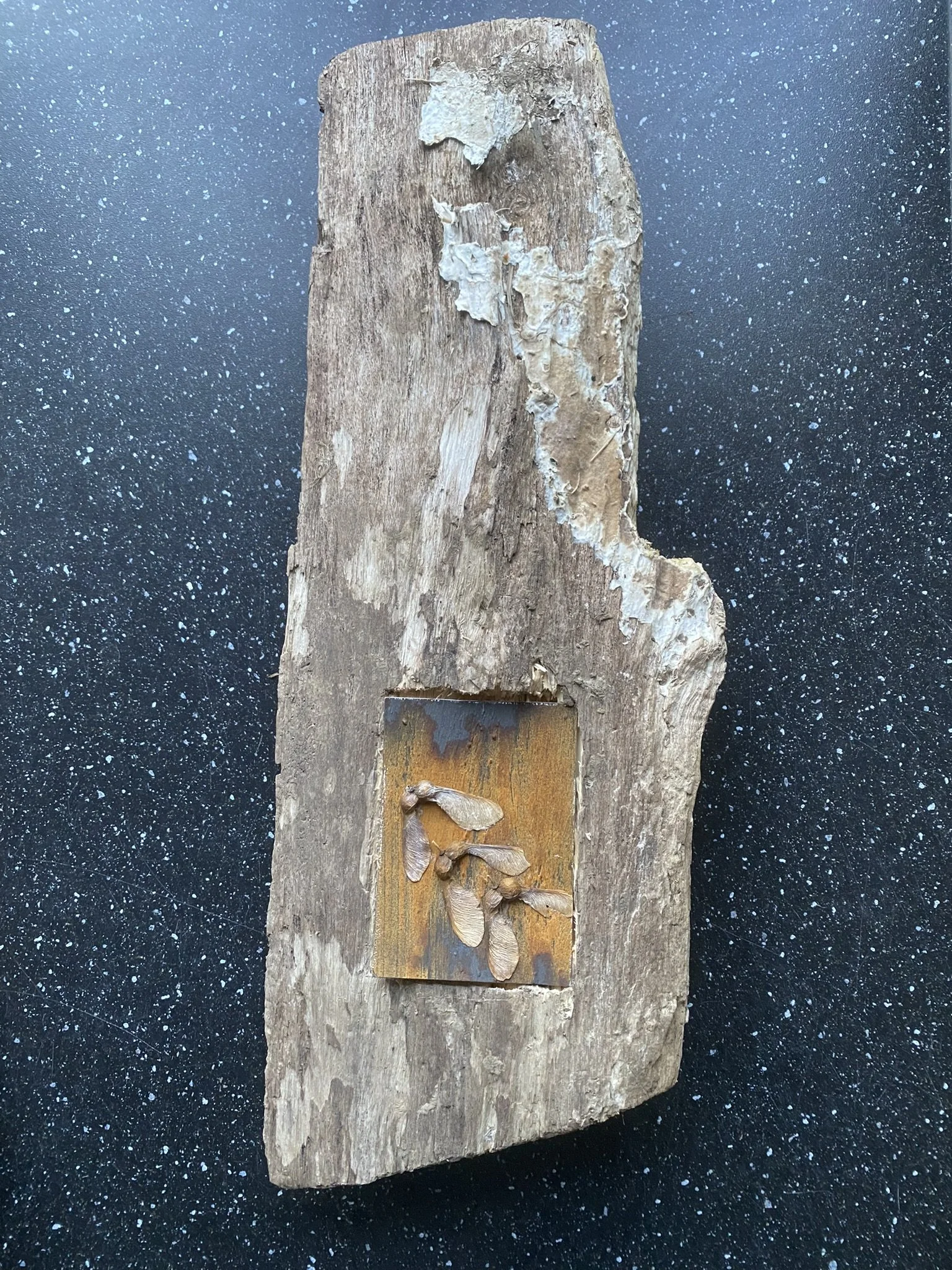 Olieverf op papier (7 x 14 cm) uitgehakt in hout  - verkocht