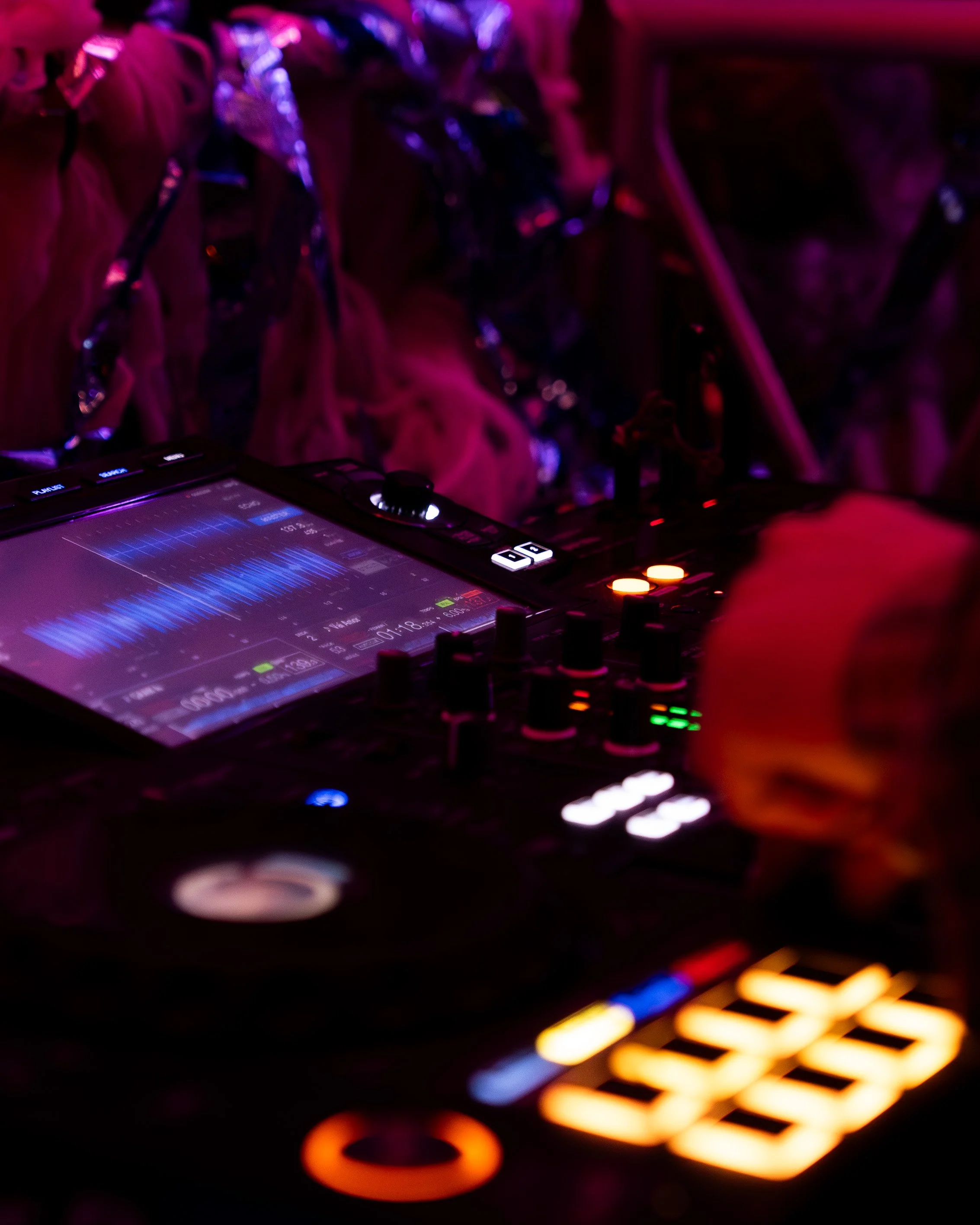 Copy of NIW_cutedance-01.jpg